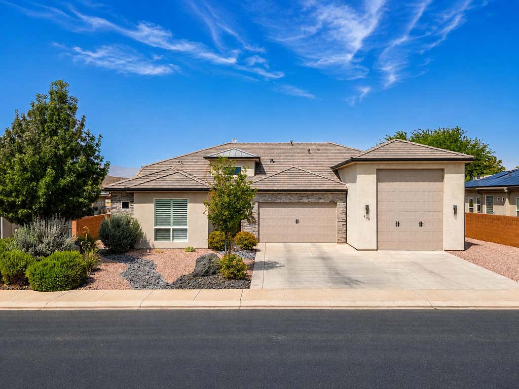 Photo of 528 S Morning Retreat DR, Ivins, UT 84738 (MLS # 26-275139)