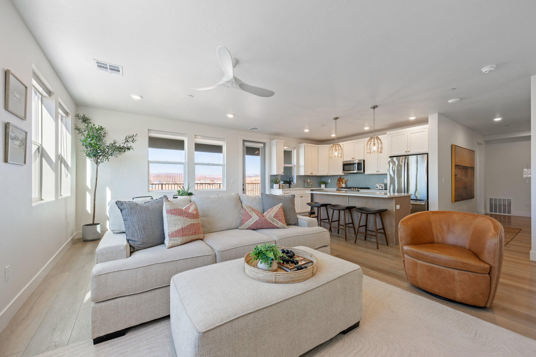 DESERT COLOR CONDOS - Residential