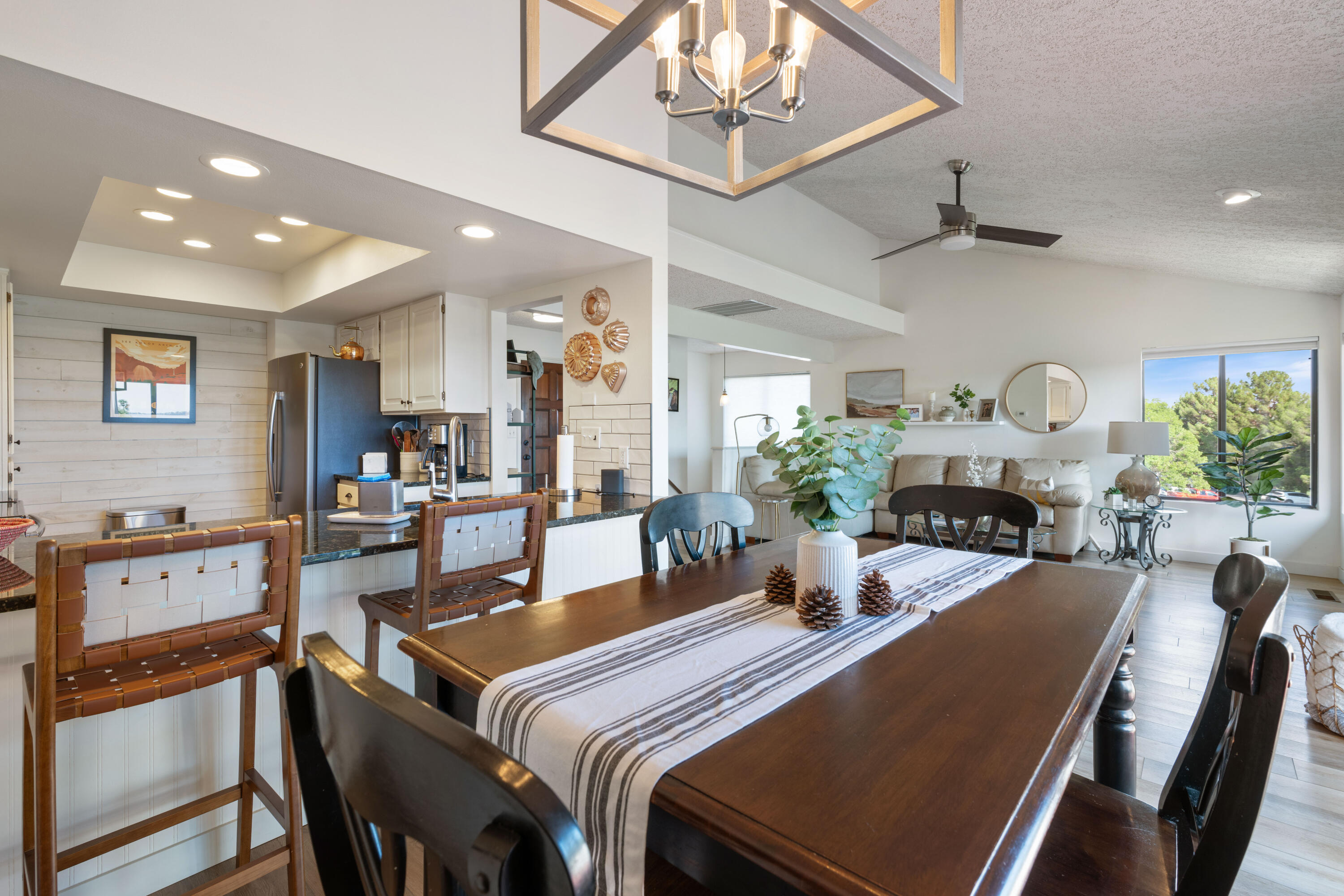 TONAQUINT INDIAN HILLS - Residential