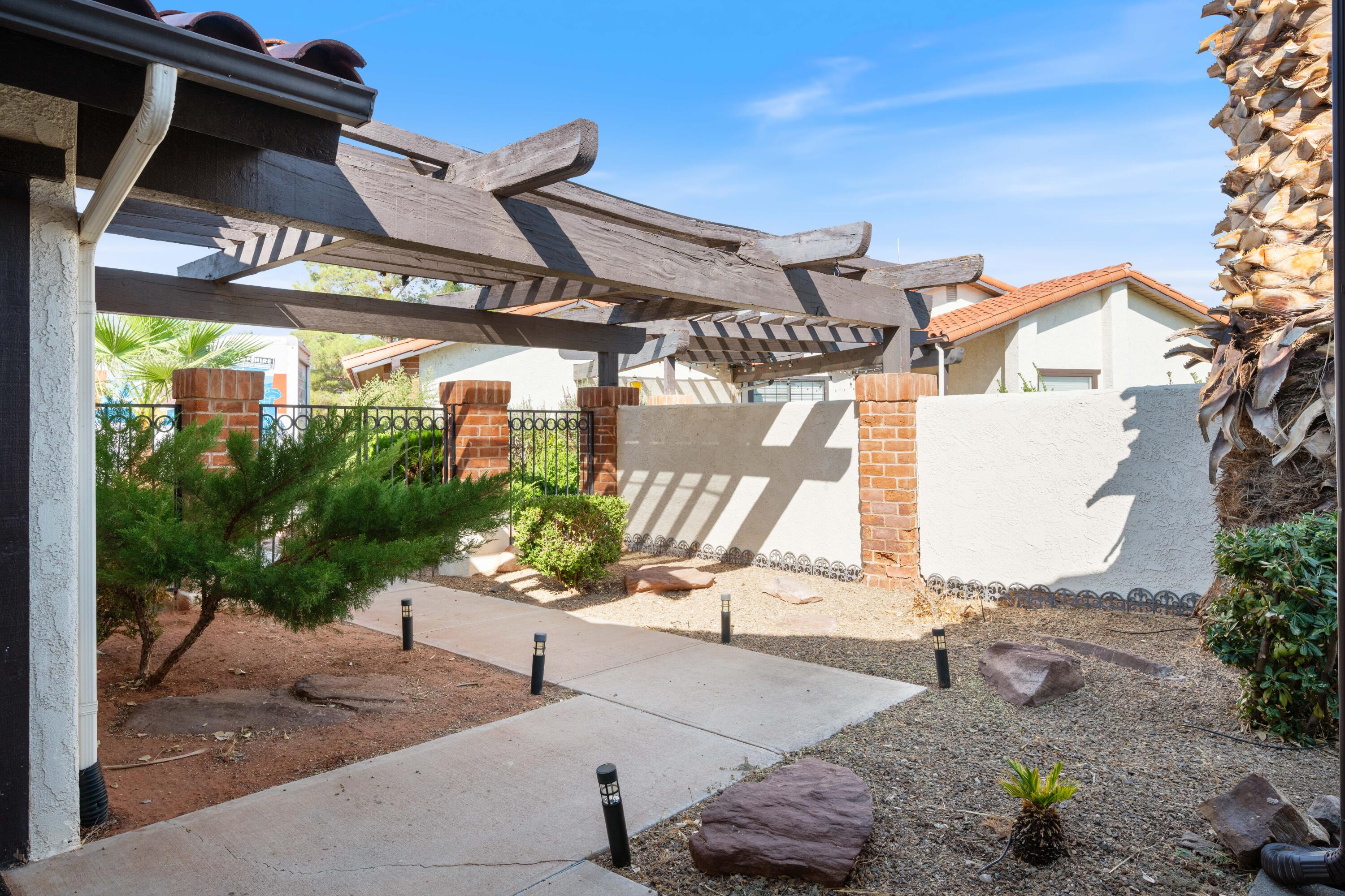 TONAQUINT INDIAN HILLS - Residential