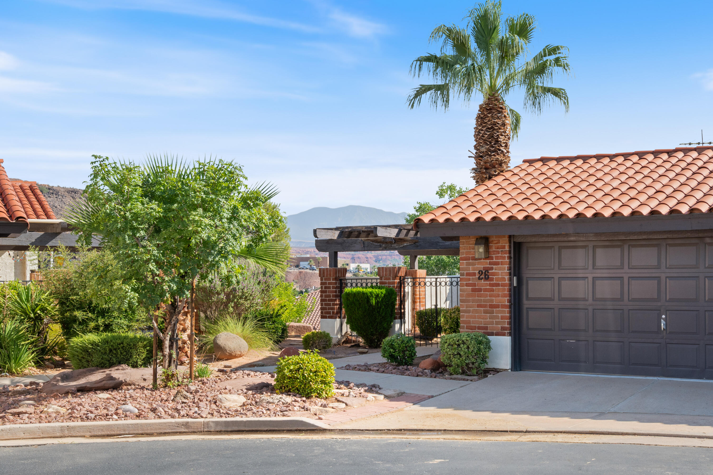 TONAQUINT INDIAN HILLS - Residential