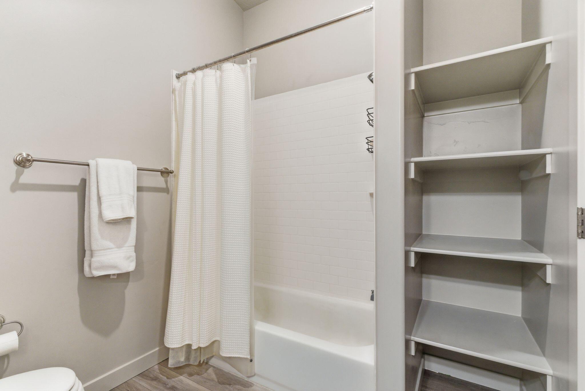 RED VISTA CONDO - Residential