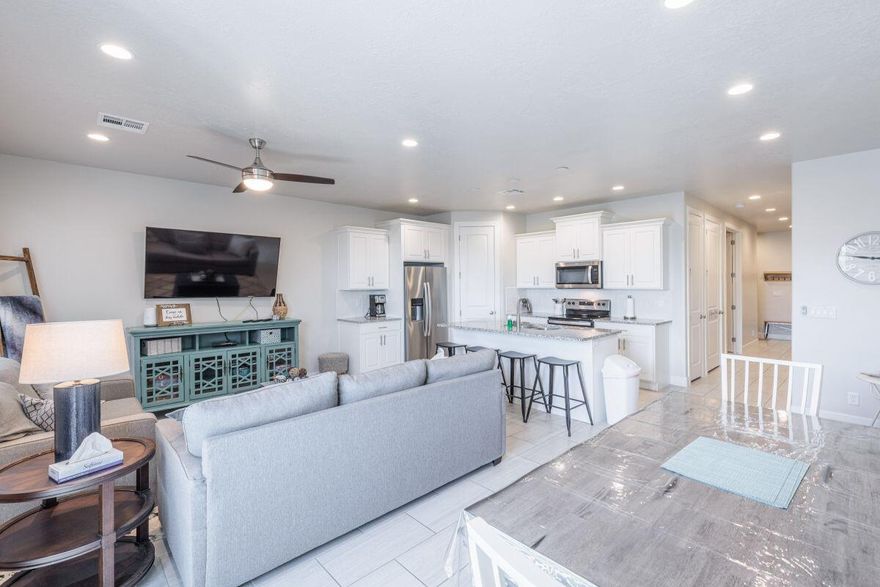 Ideal as a second home or investment property, Approved for nightly rentals! This unit offers sweeping views of Snow Canyon State Park and steps away from The Ledges Golf Course. Fully furnished! Lots of patio space. Amenities include two spacious pools and hot tubs heated year-round, pickleball courts, and convenient access to nearby hiking and biking trails. Contact the listing agent to schedule a private showing.