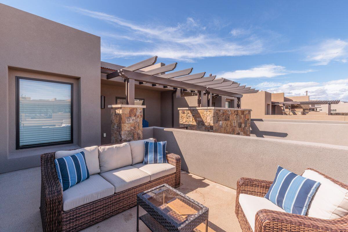 ESCAPES AT THE LEDGES - Residential