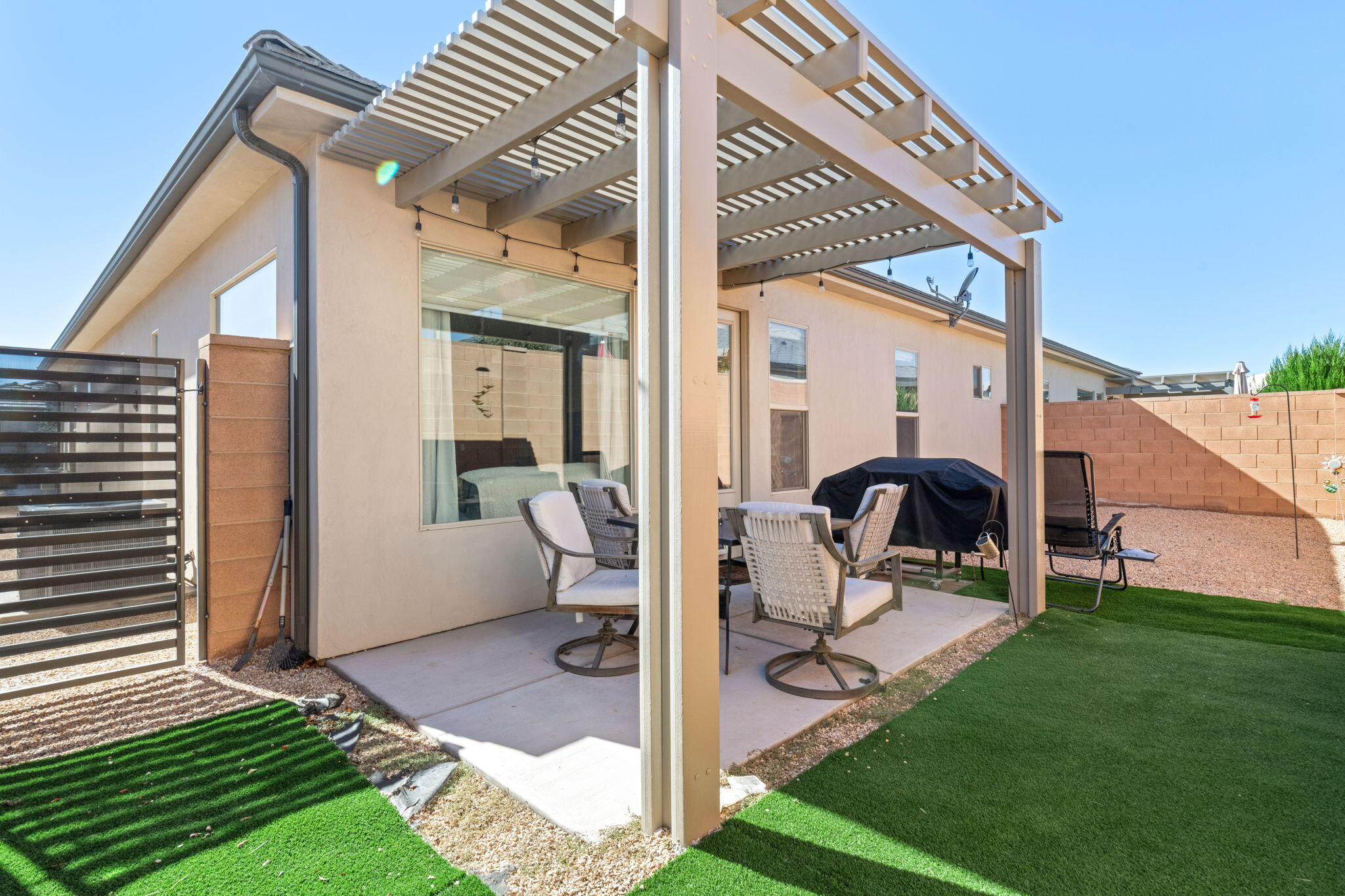 VILLAS AT SUN RIVER - Residential