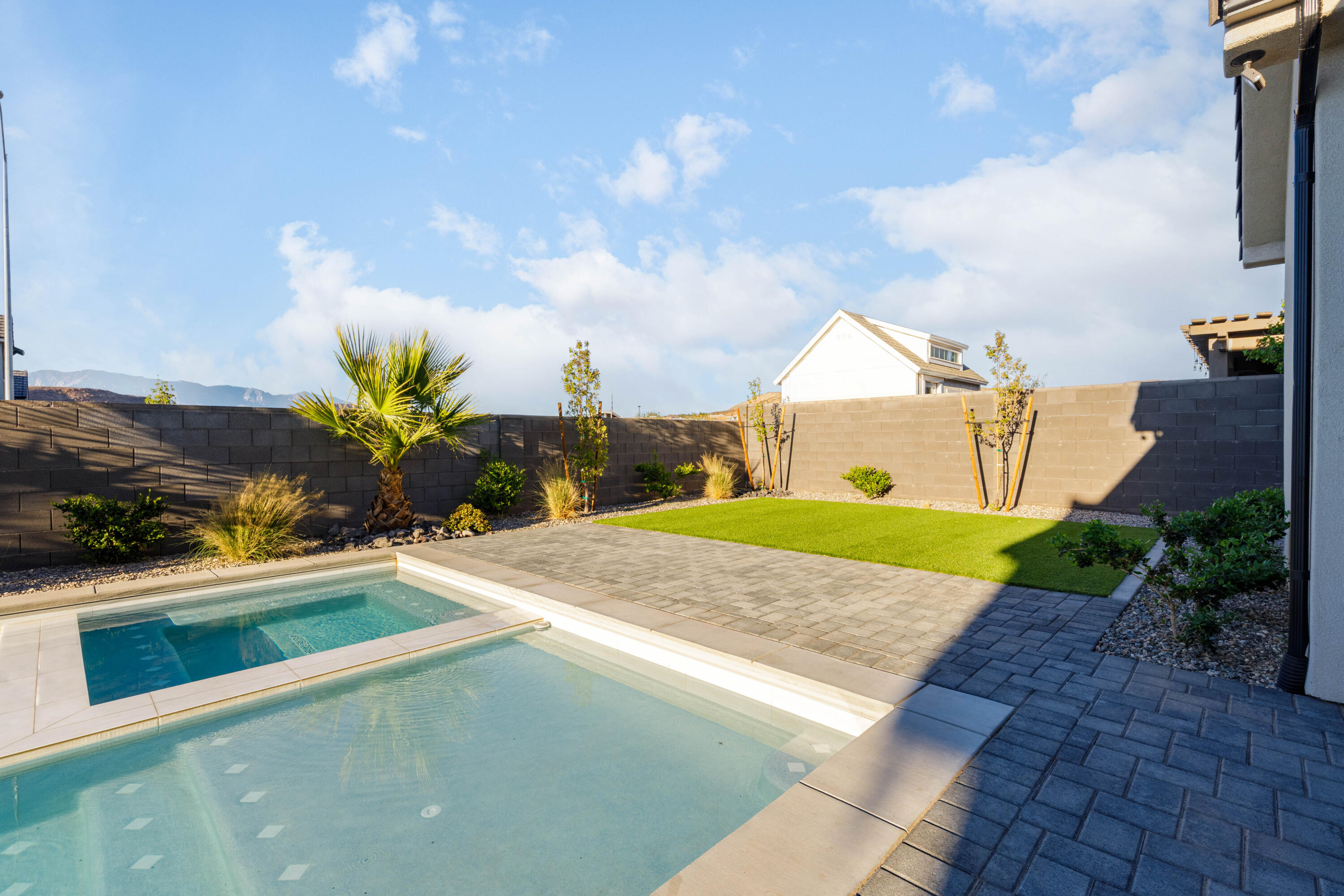 MAJESTIC FIELDS - Residential