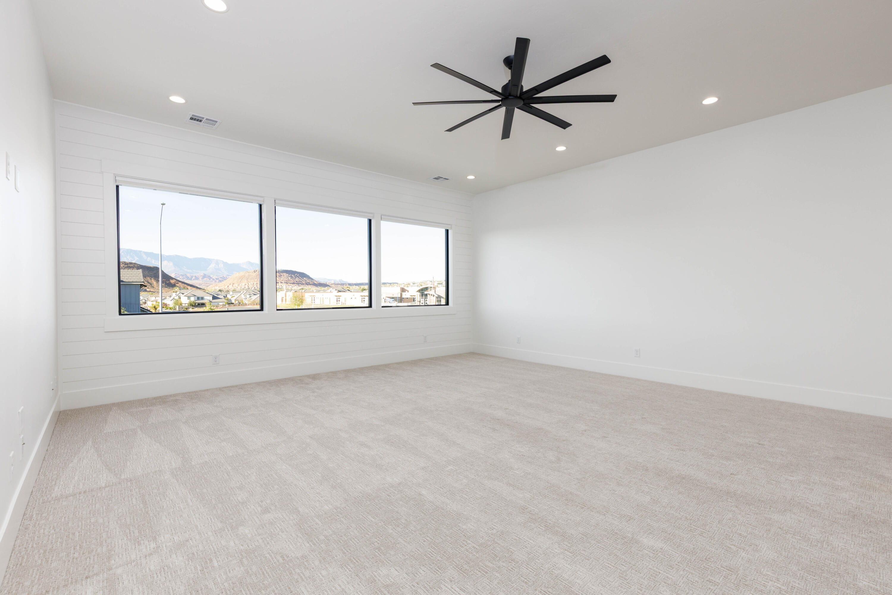 MAJESTIC FIELDS - Residential