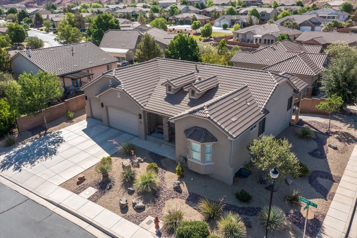 ESTATES AT HIDDEN VALLEY - Residential