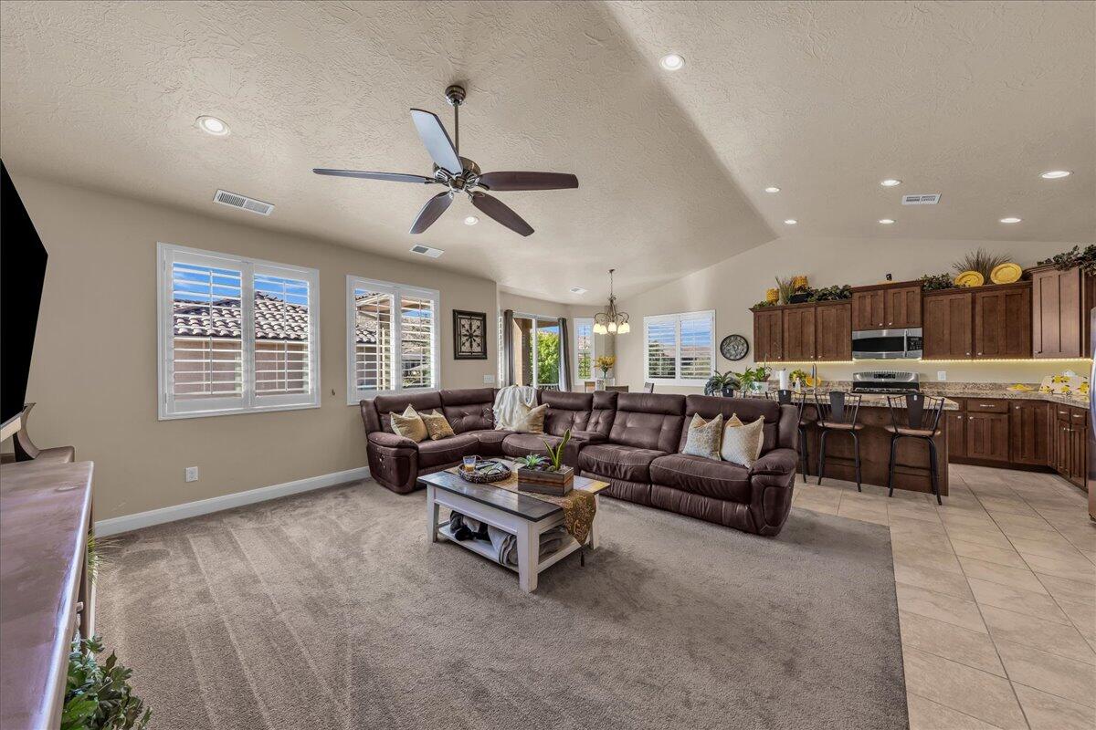 ESTATES AT HIDDEN VALLEY - Residential