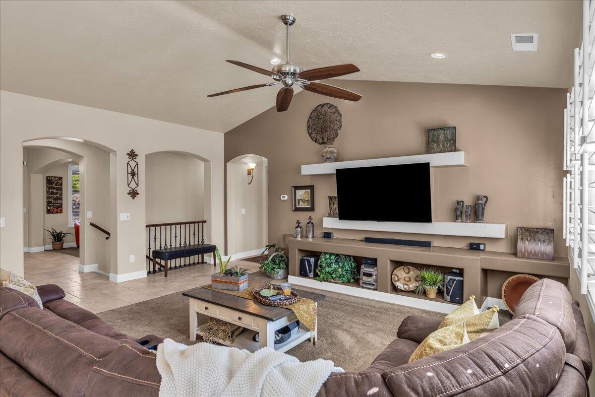 ESTATES AT HIDDEN VALLEY - Residential