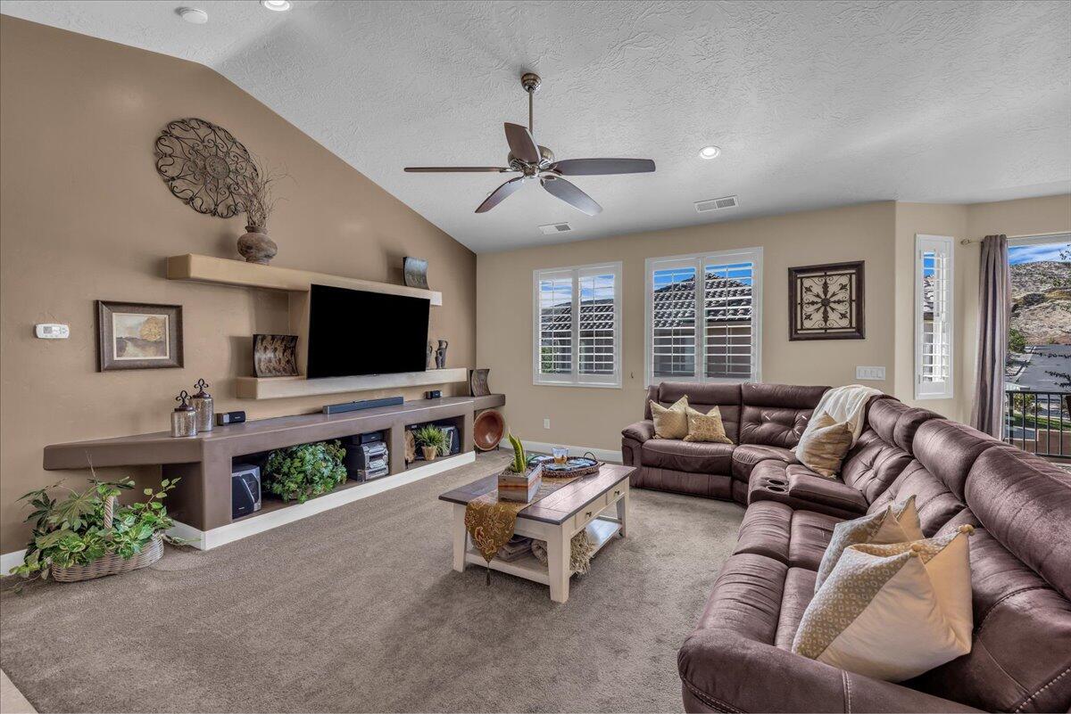 ESTATES AT HIDDEN VALLEY - Residential