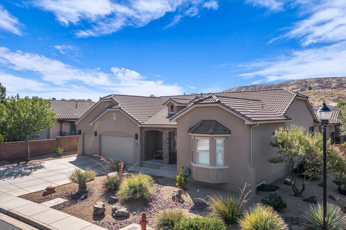 ESTATES AT HIDDEN VALLEY - Residential