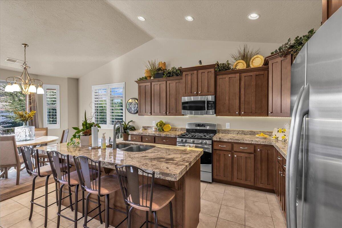 ESTATES AT HIDDEN VALLEY - Residential