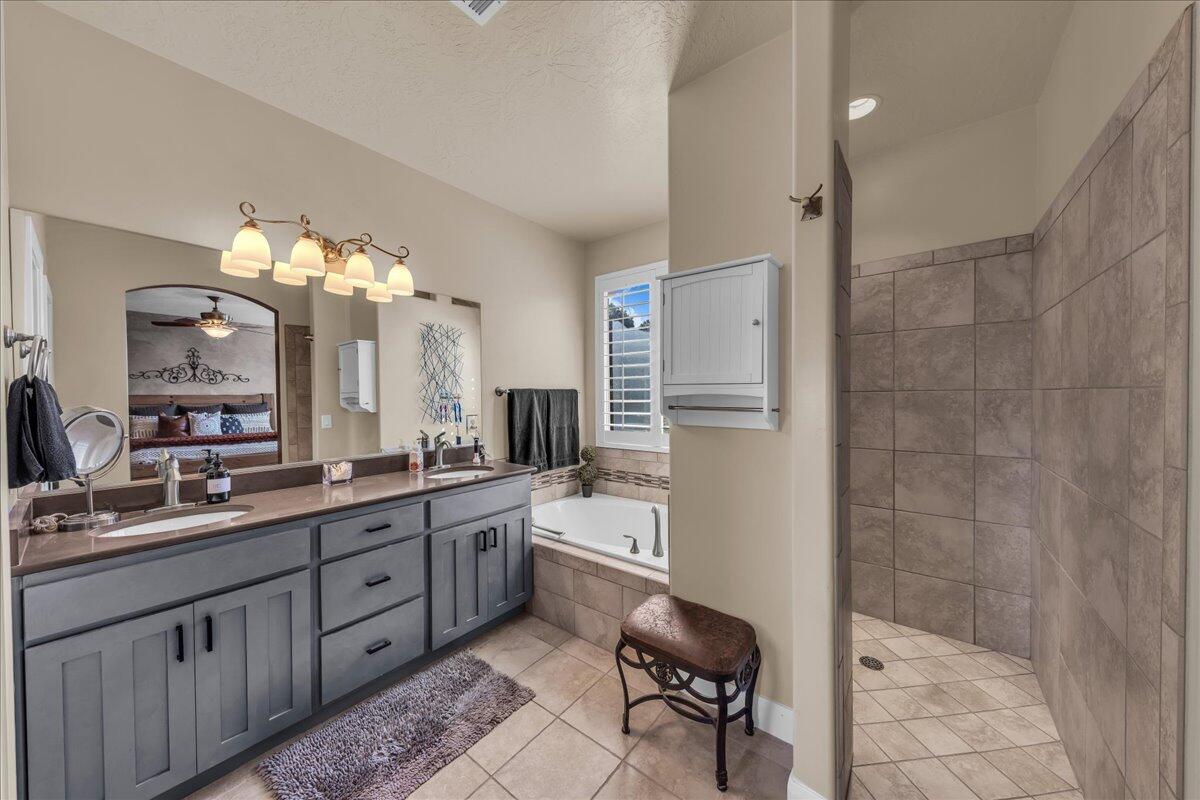 ESTATES AT HIDDEN VALLEY - Residential