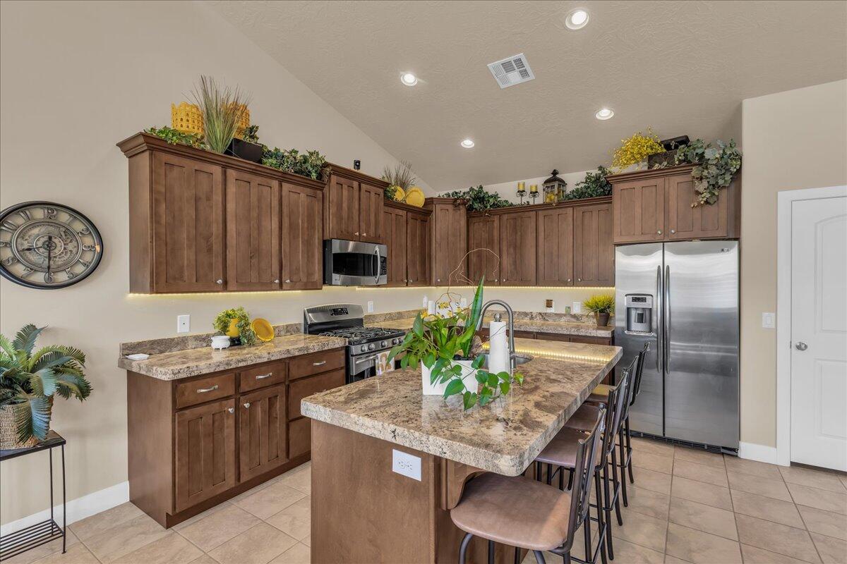 ESTATES AT HIDDEN VALLEY - Residential