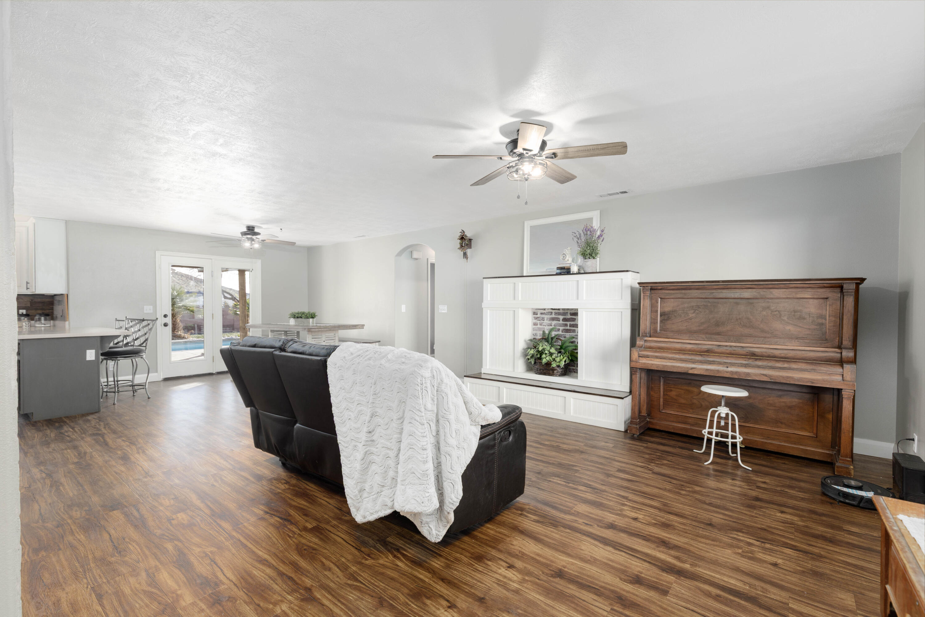 MEADOW LANE ESTATES - Residential