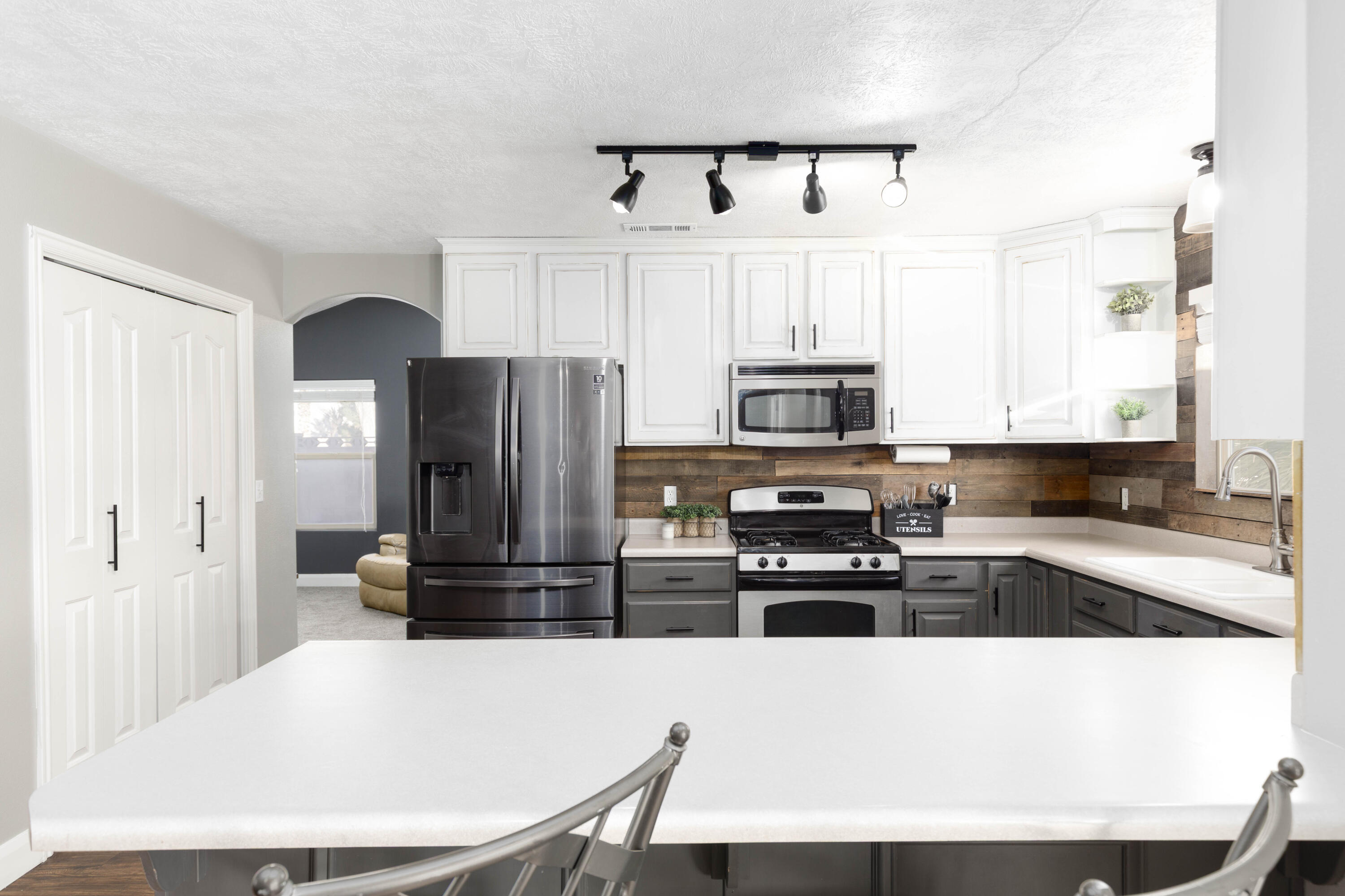 MEADOW LANE ESTATES - Residential