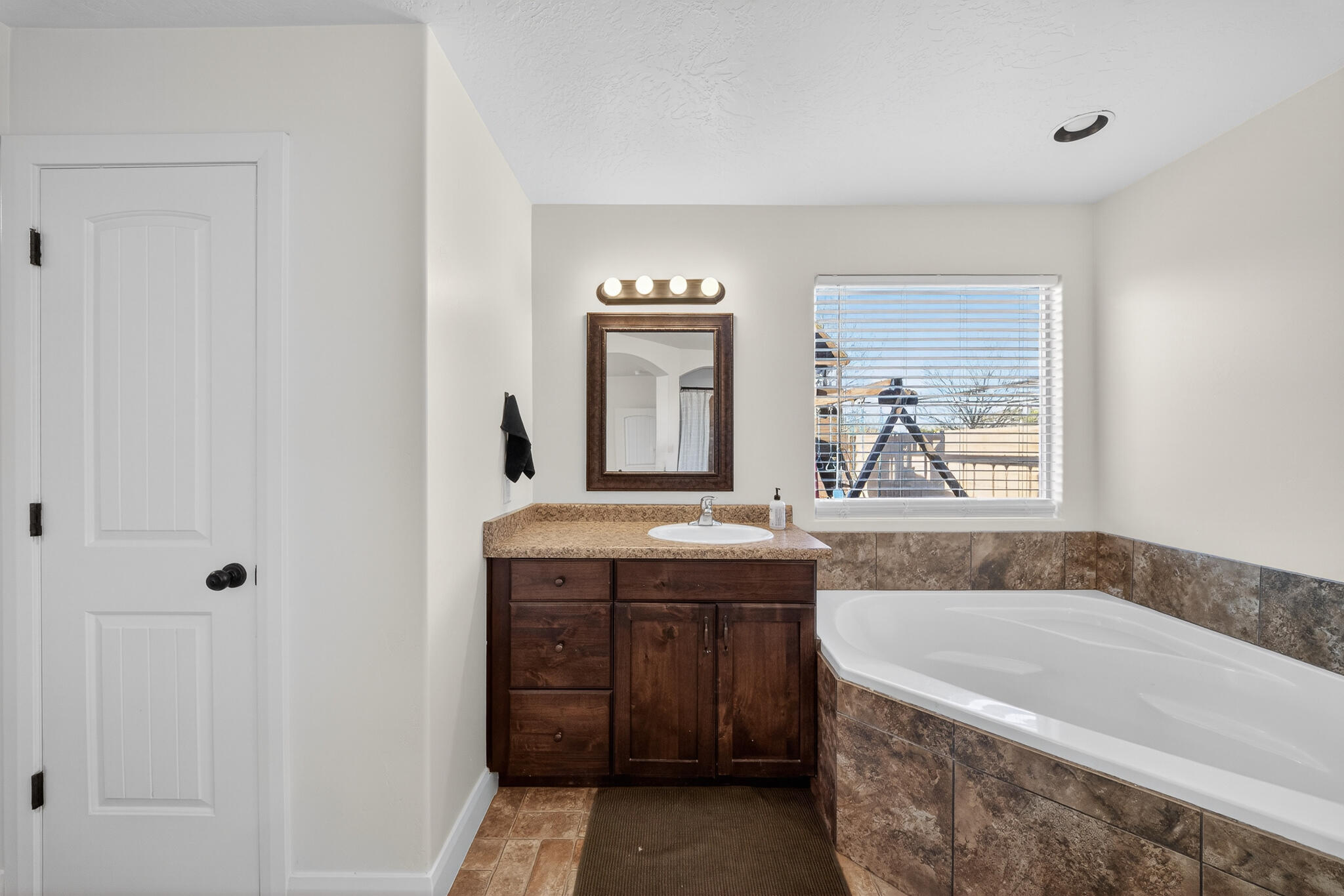 SUN VALLEY ESTATES - Residential