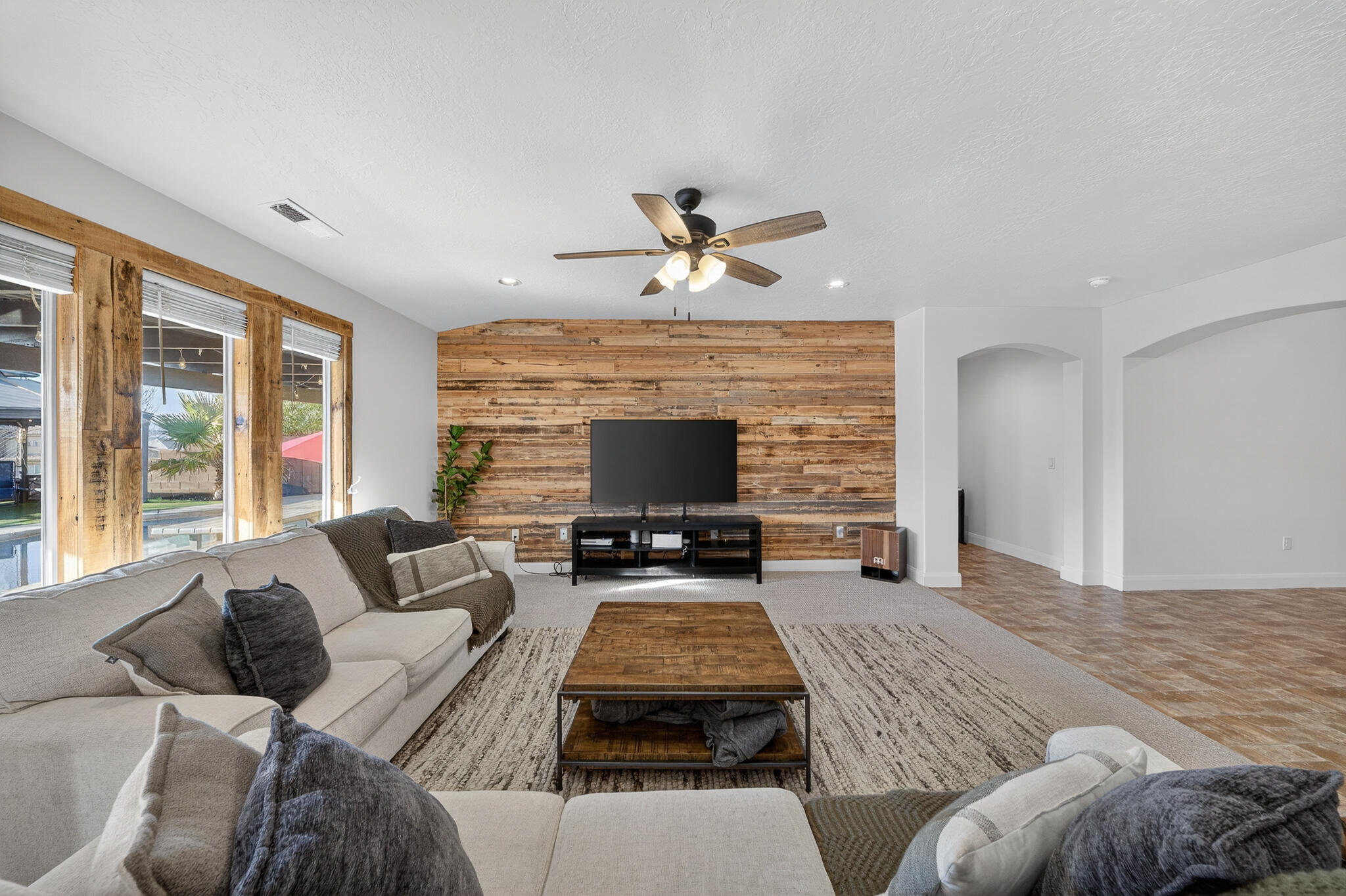 SUN VALLEY ESTATES - Residential