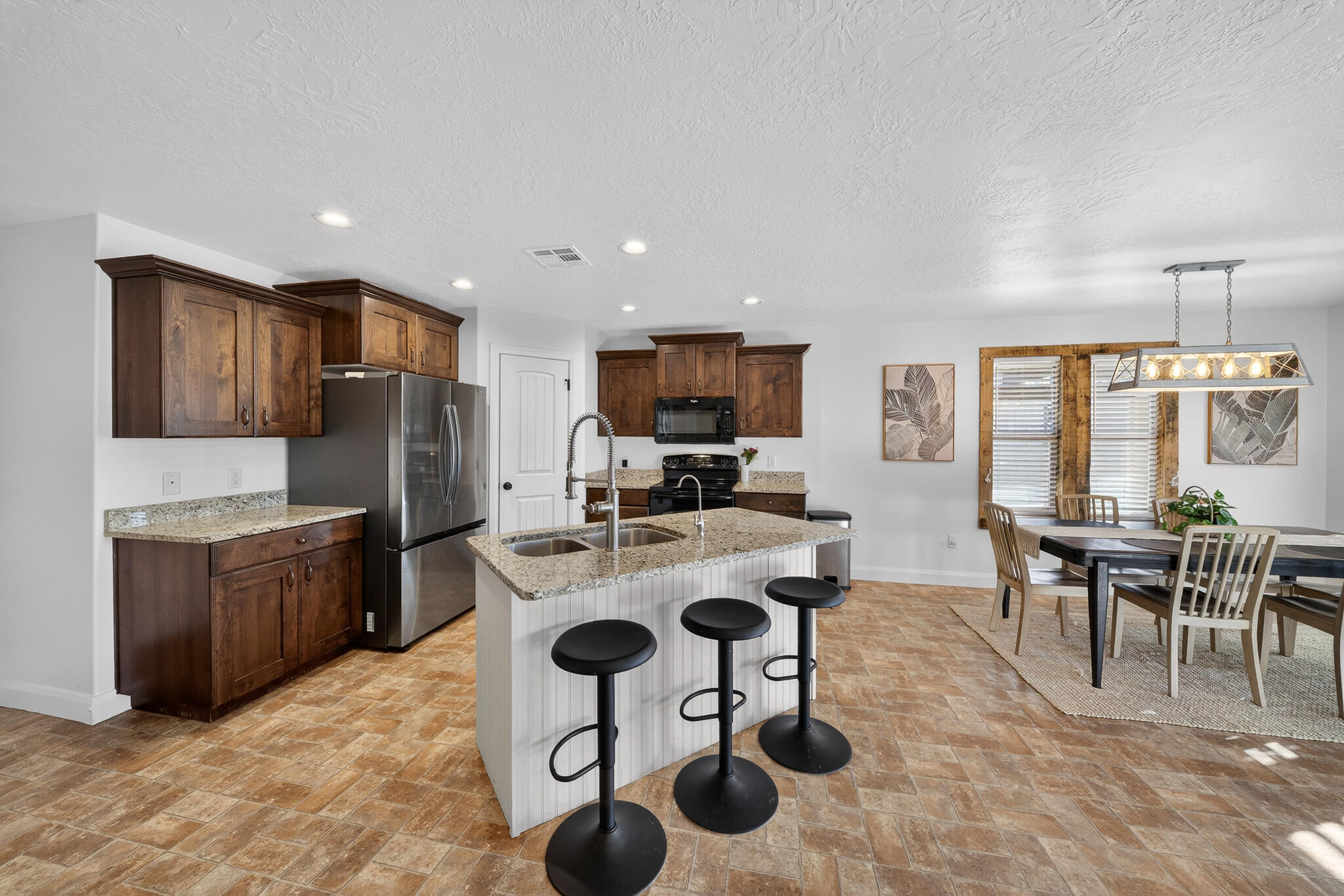 SUN VALLEY ESTATES - Residential