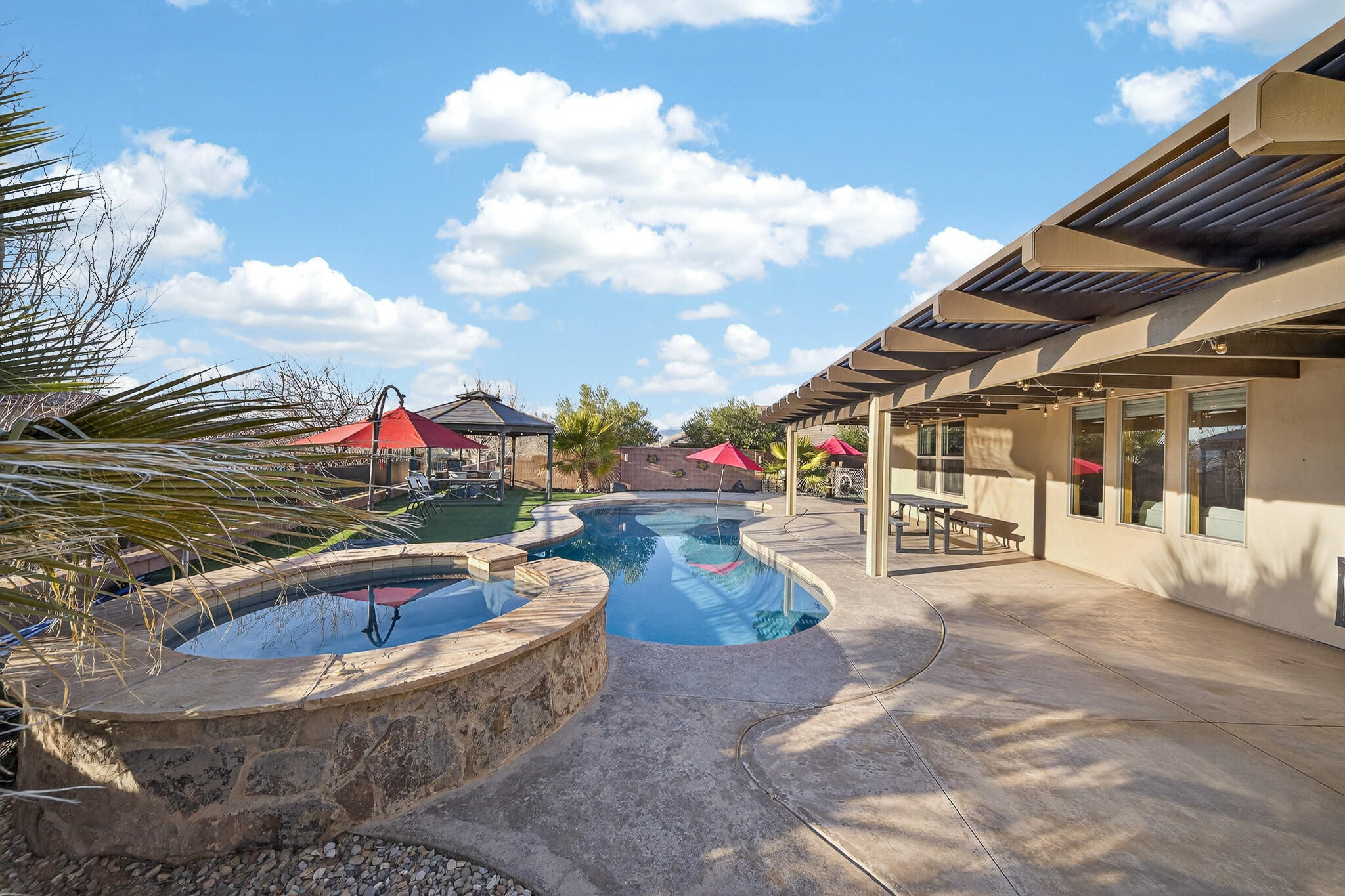 SUN VALLEY ESTATES - Residential