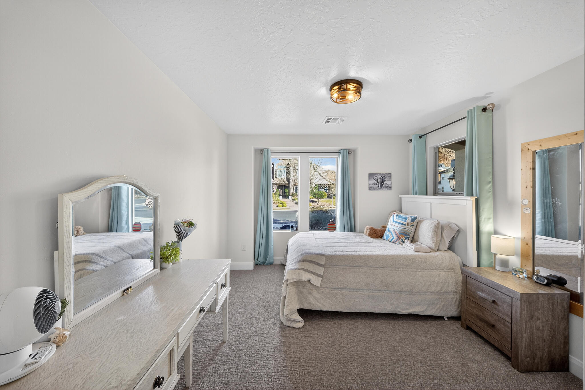 SUN VALLEY ESTATES - Residential