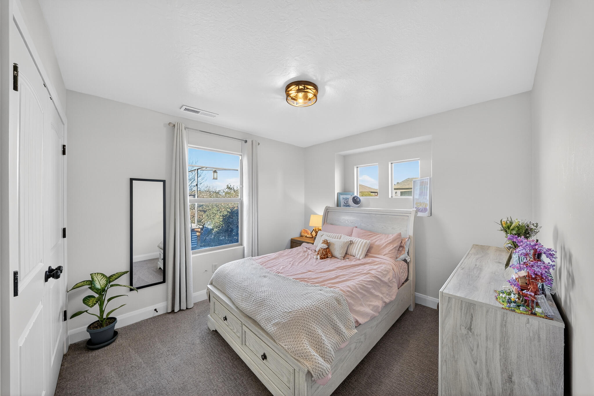 SUN VALLEY ESTATES - Residential