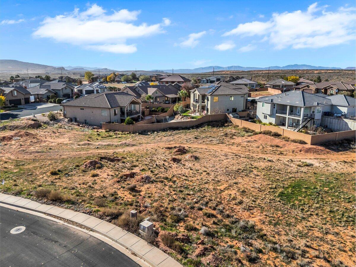 DIXIE SPRINGS - Land