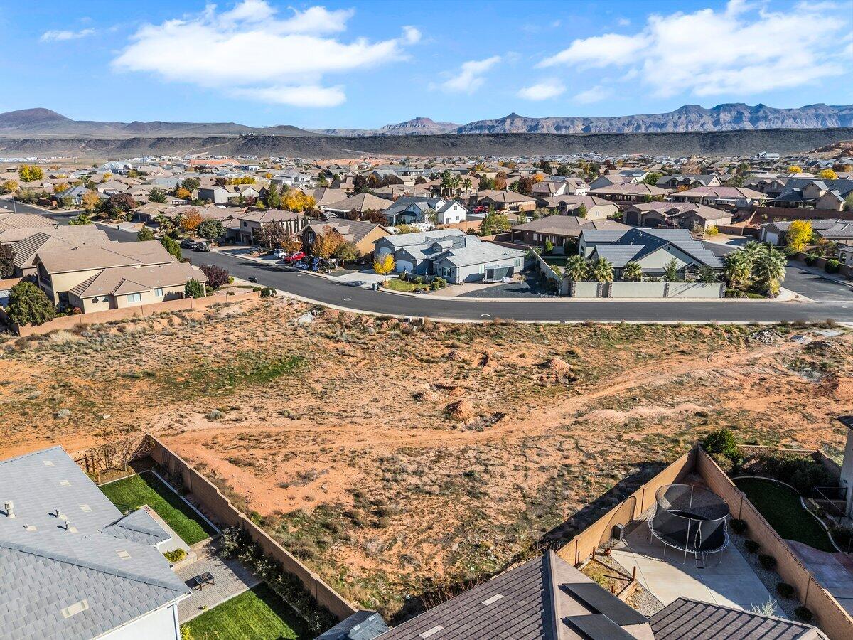 DIXIE SPRINGS - Land