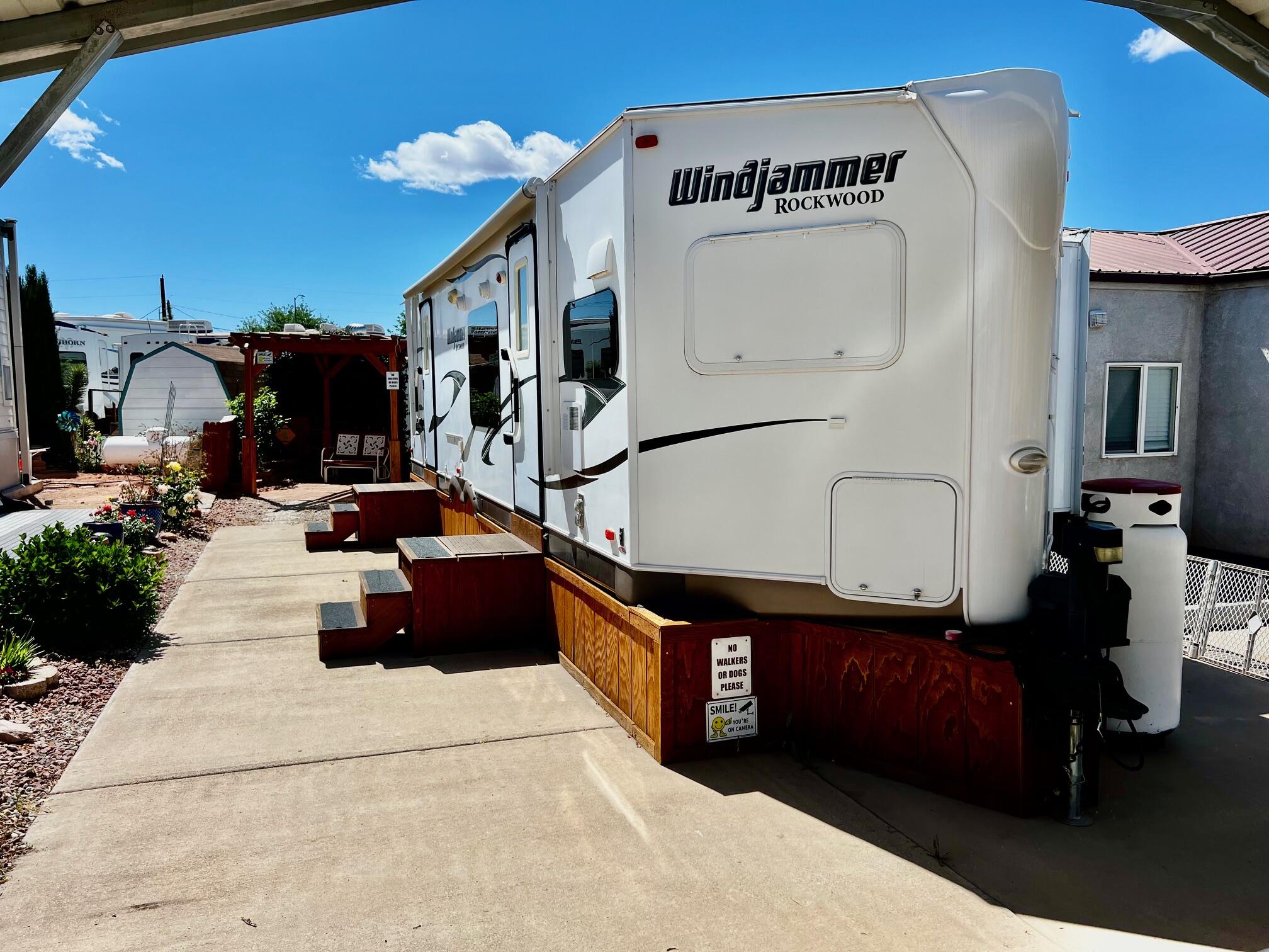 DIXIE DOWNS RV RESORT - Land