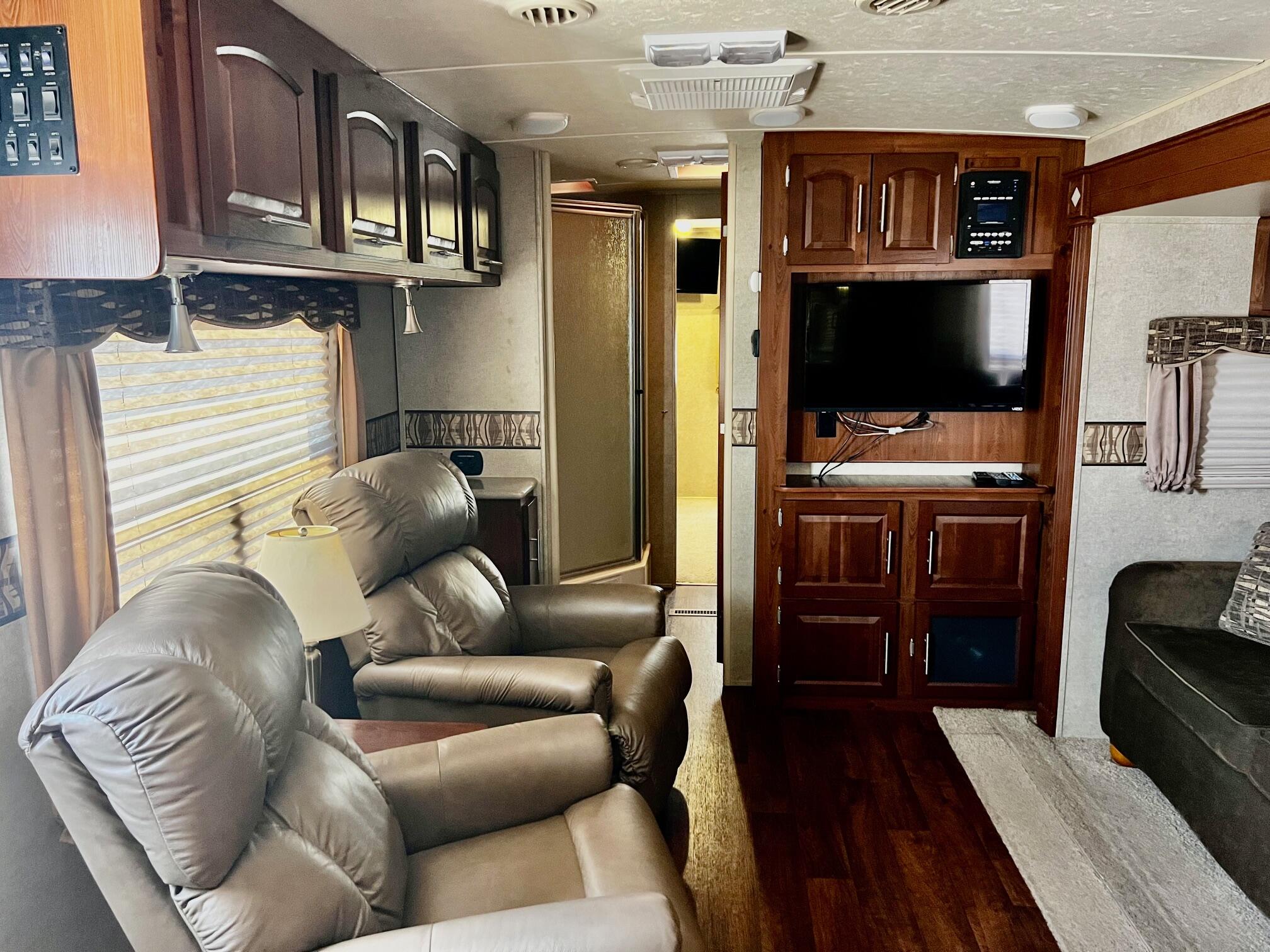 DIXIE DOWNS RV RESORT - Land