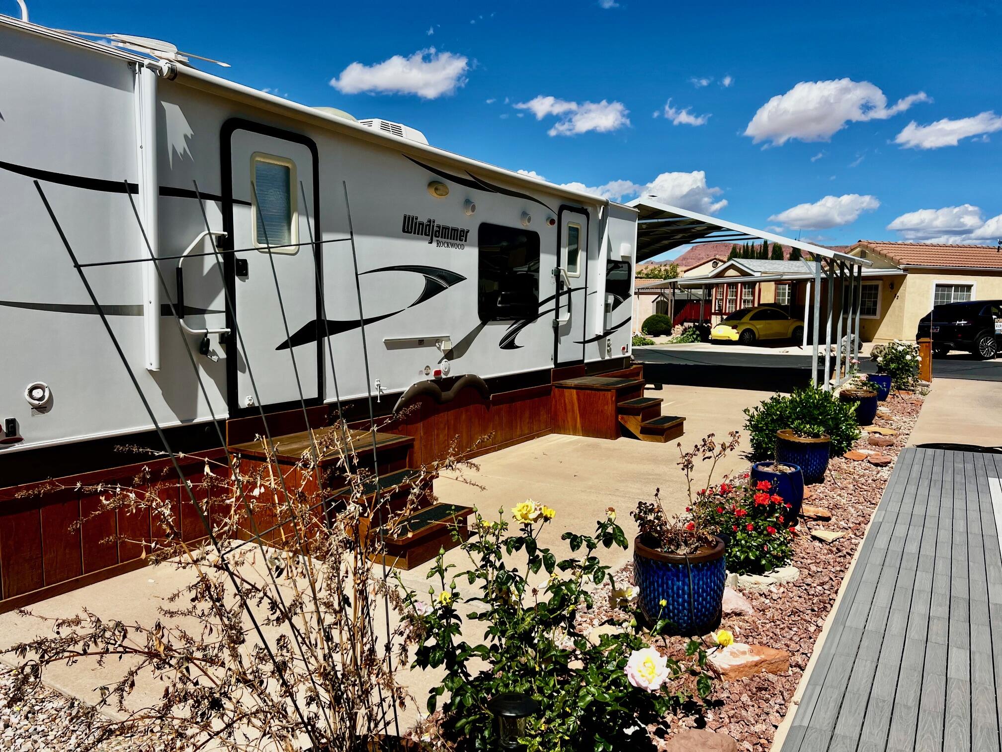 DIXIE DOWNS RV RESORT - Land