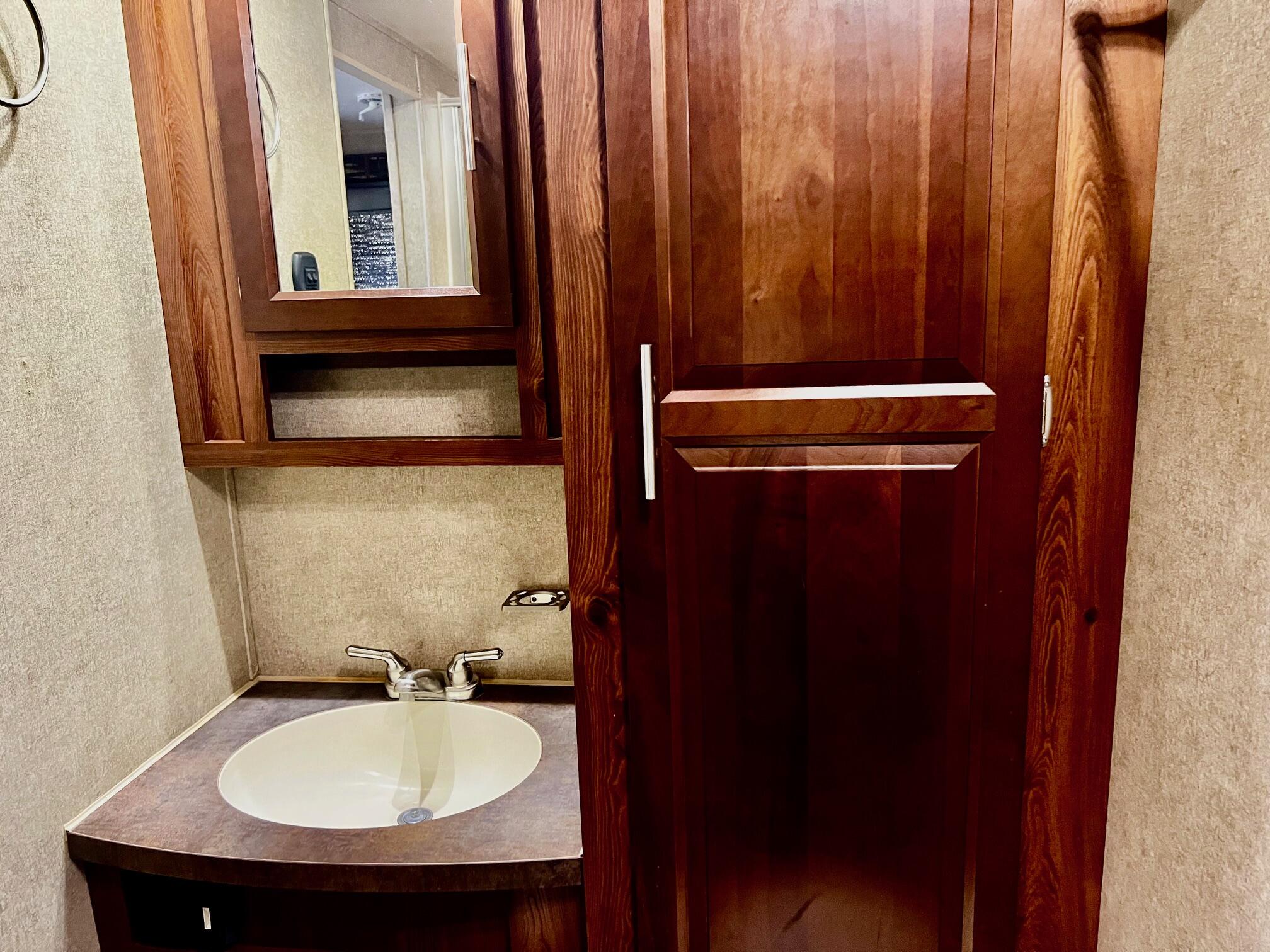 DIXIE DOWNS RV RESORT - Land