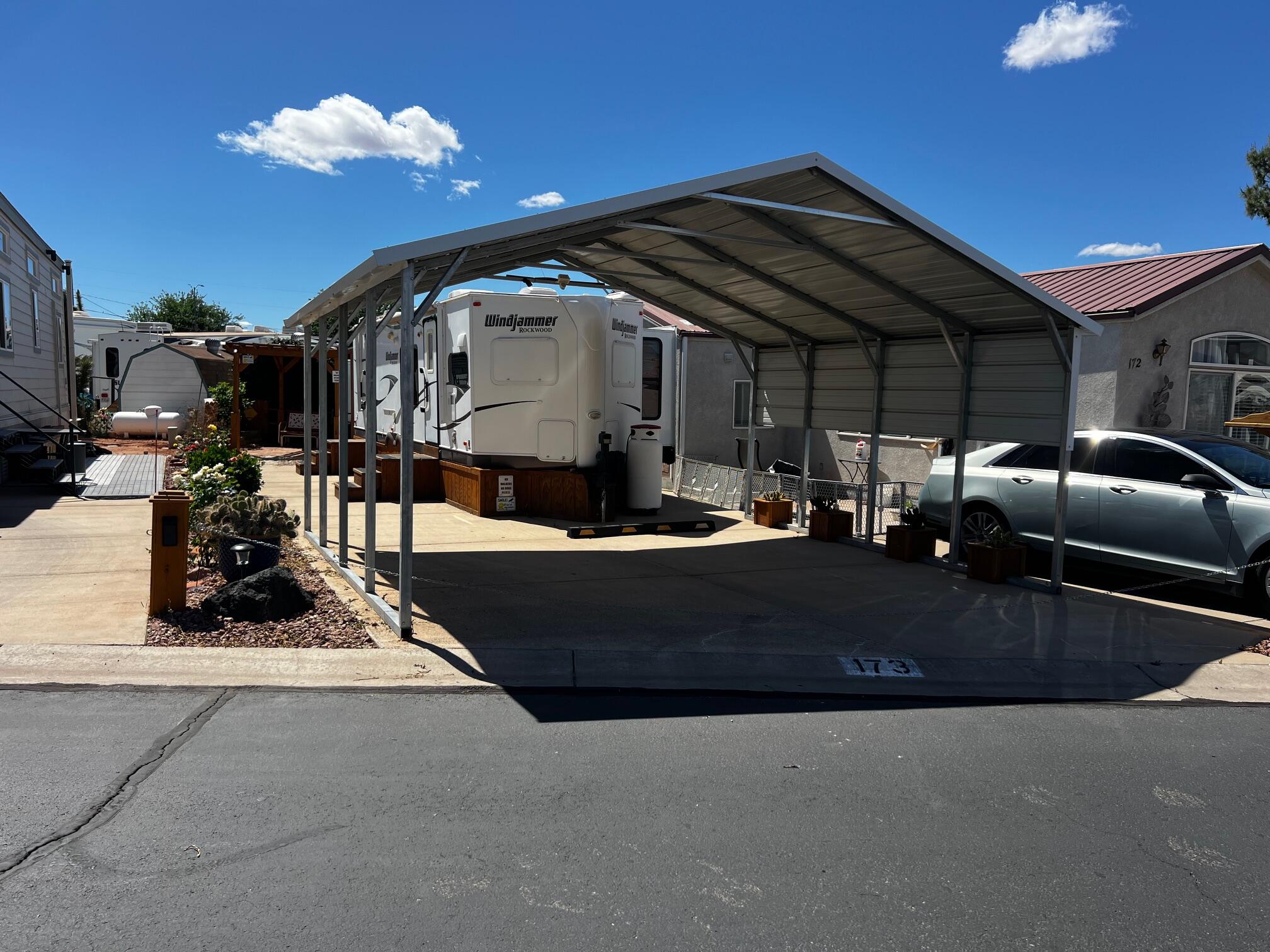 DIXIE DOWNS RV RESORT - Land