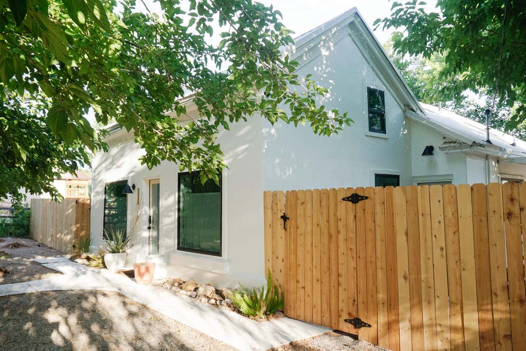 Photo of 189 W 200 S, Washington, UT 84780 (MLS # 26-274480)