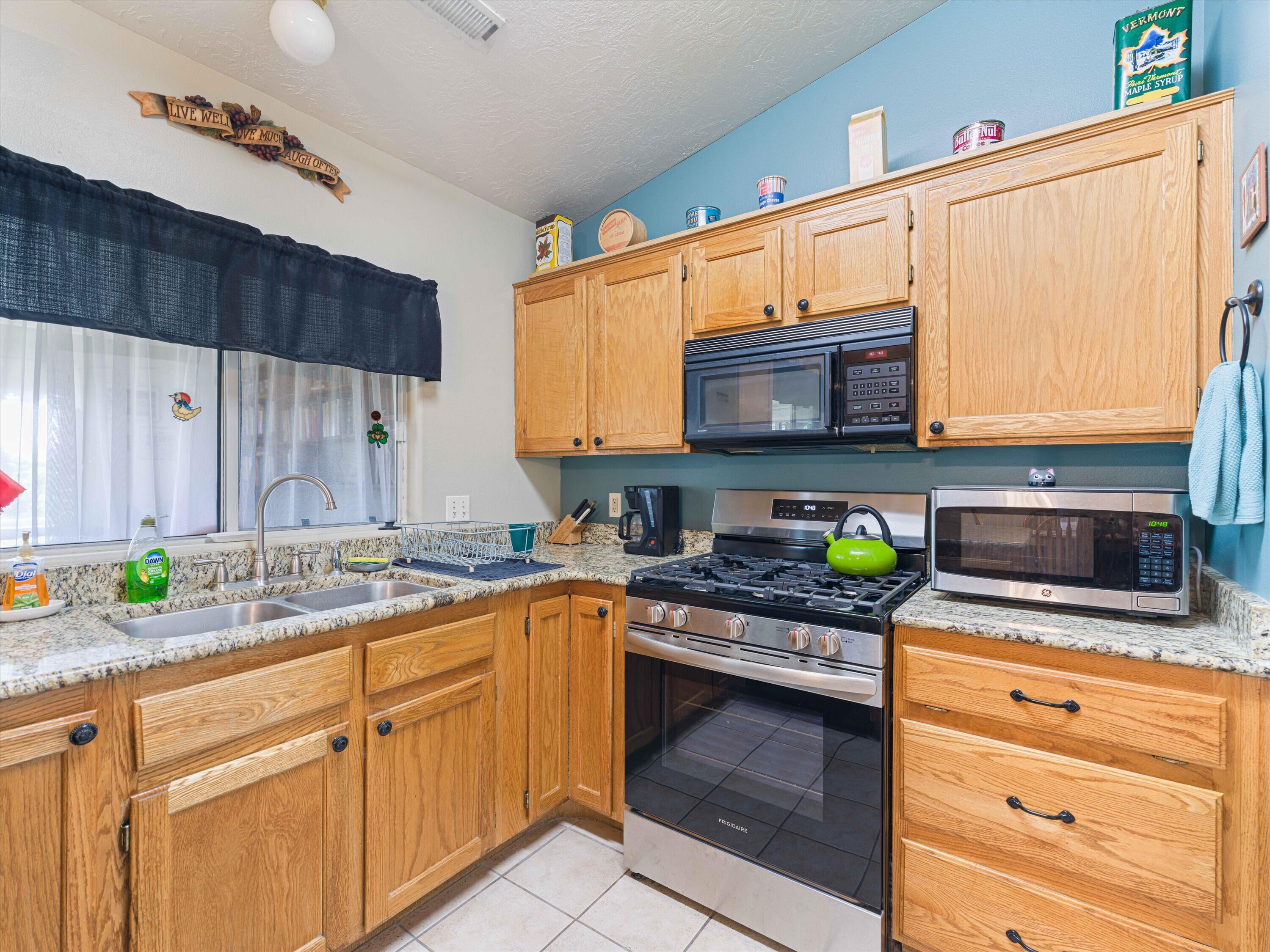 CIMARRONT RED CLIFFS - Residential