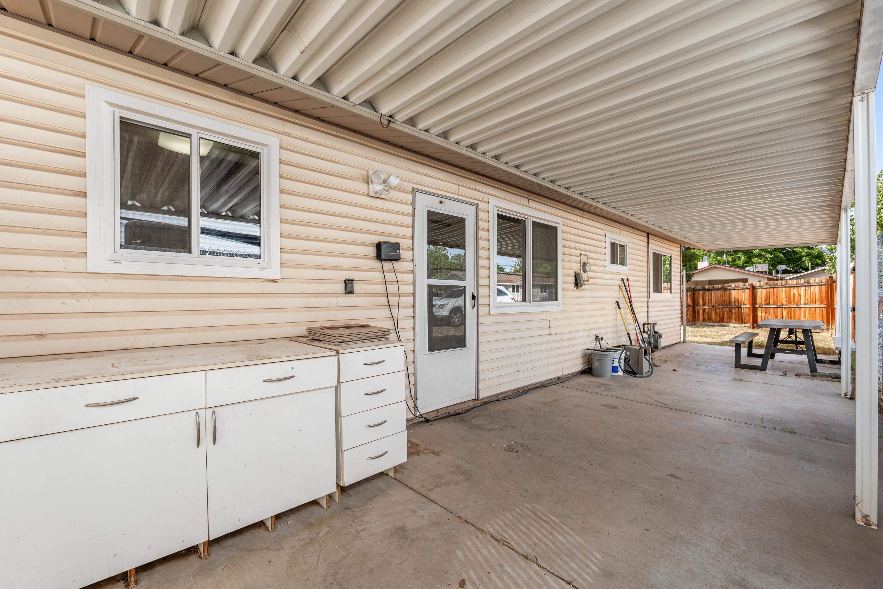 SEVEN SUNS - Residential