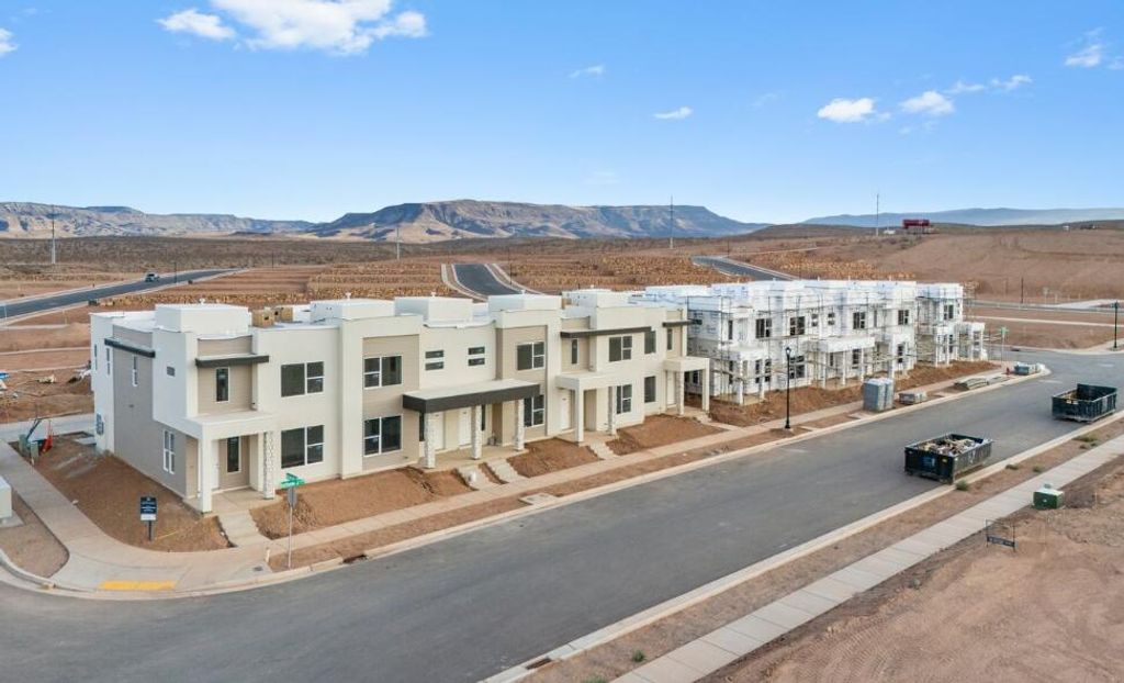 Photo of 909 W Boxthorn DR 1425 #1425, Saint George, UT 84790 (MLS # 25-266787)