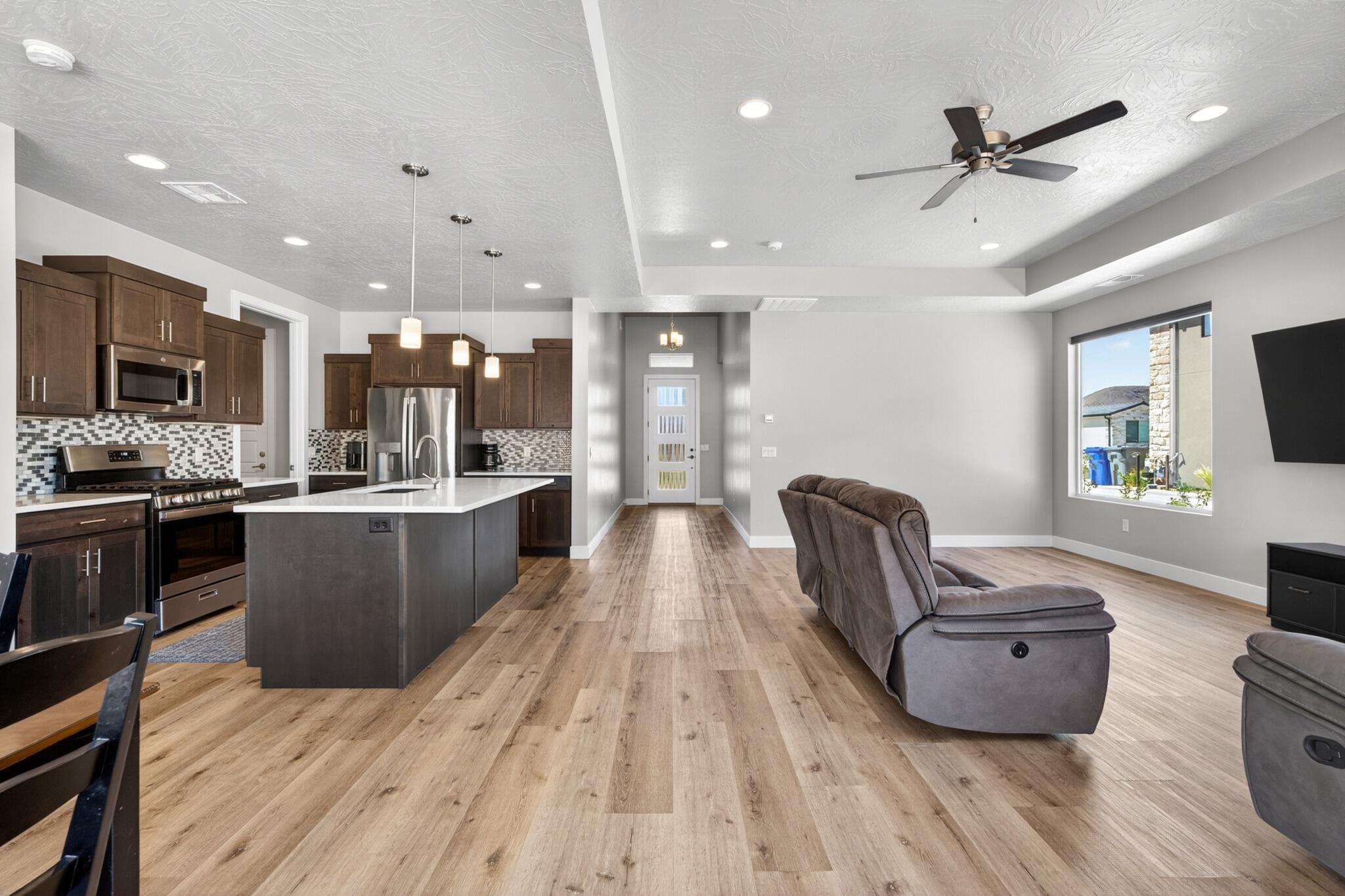 PAINTED SANDS - Residential