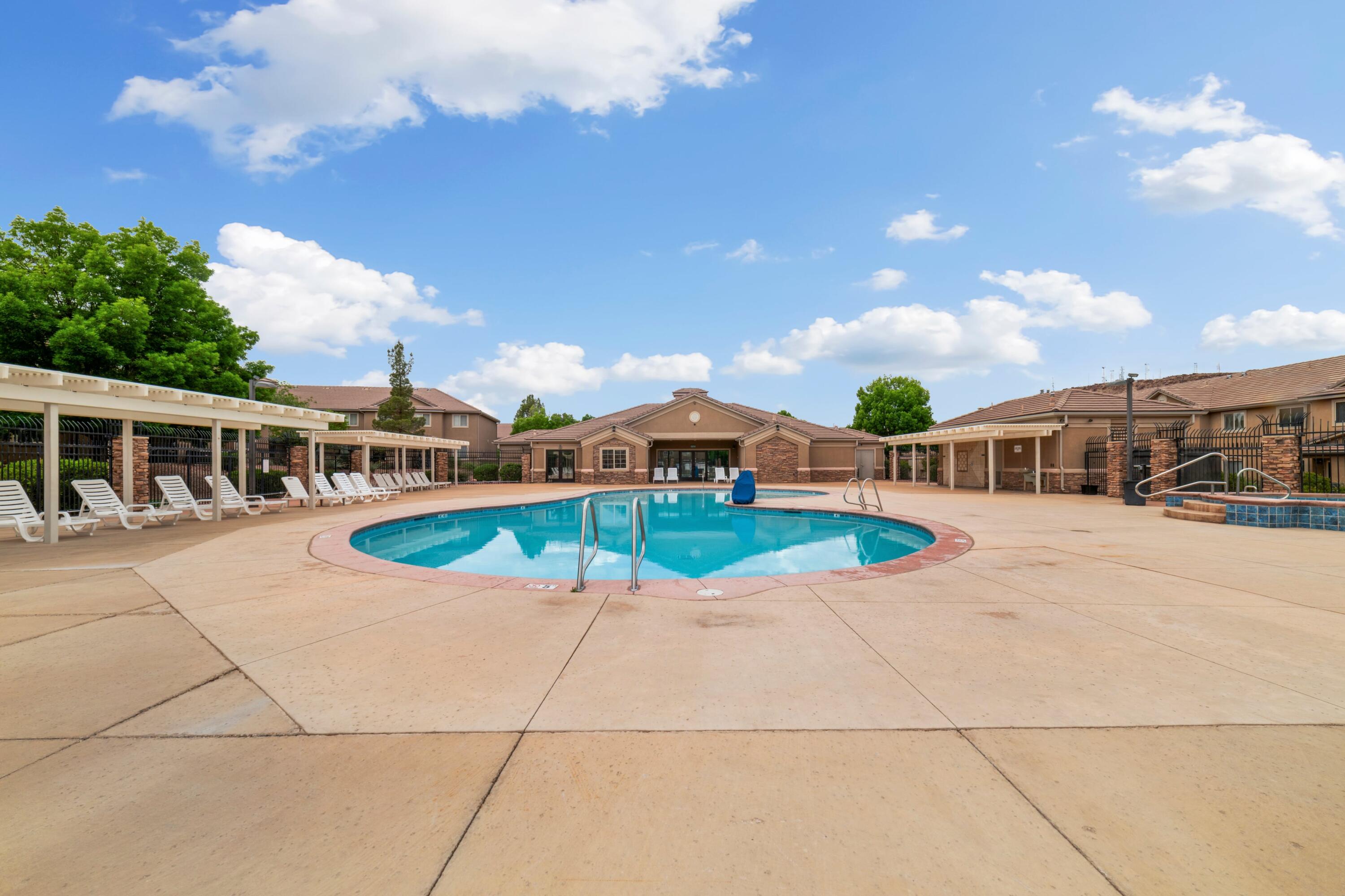 HIDDEN VALLEY TOWN HOMES - Residential