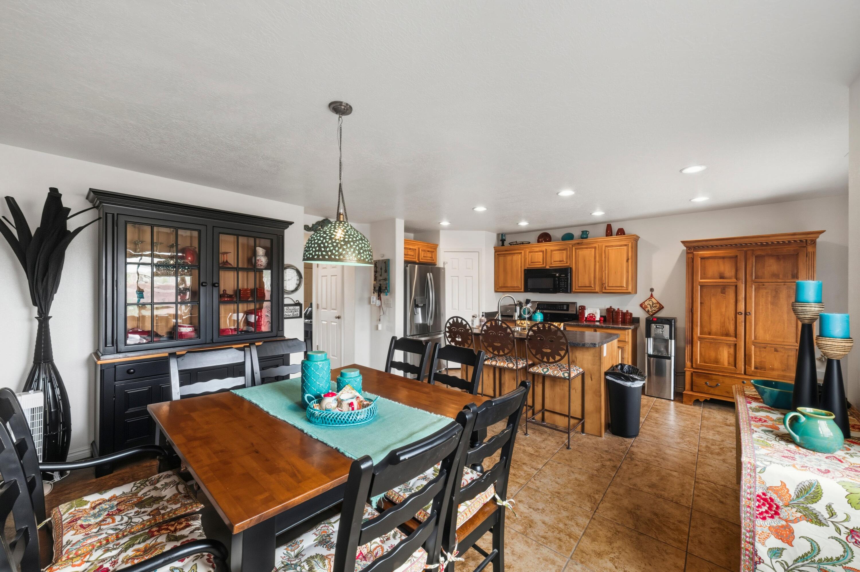 HIDDEN VALLEY TOWN HOMES - Residential