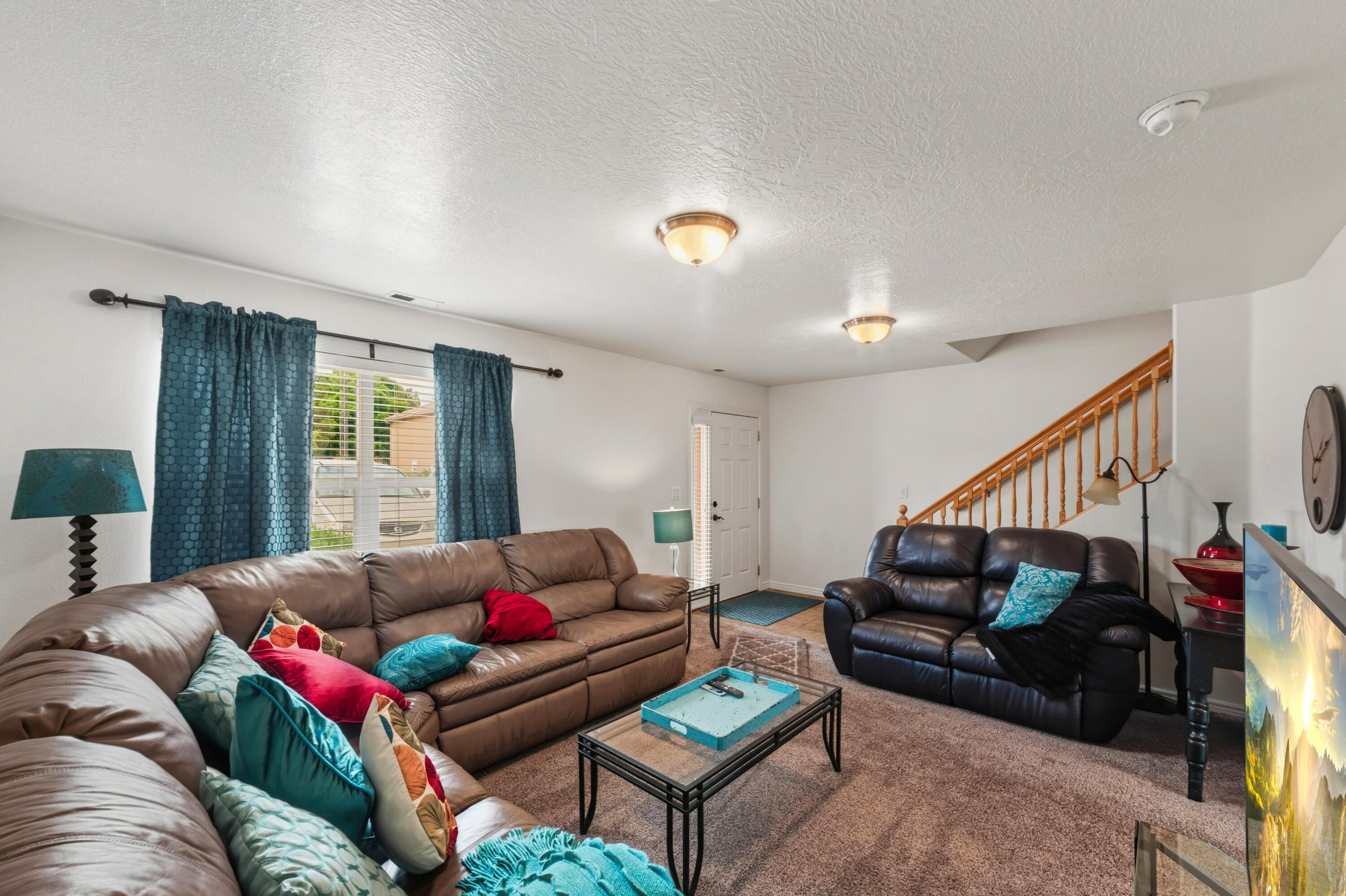 HIDDEN VALLEY TOWN HOMES - Residential