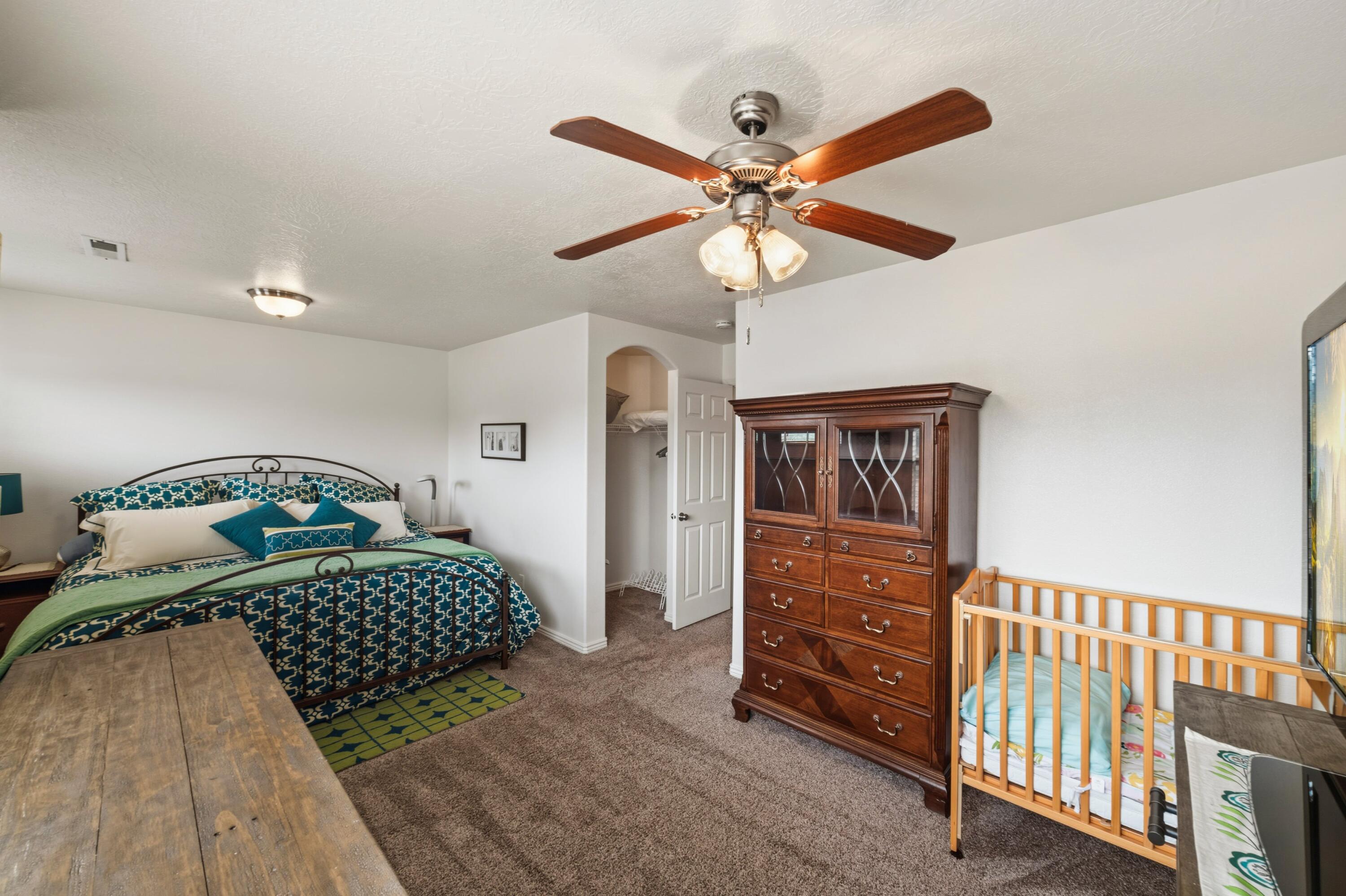 HIDDEN VALLEY TOWN HOMES - Residential