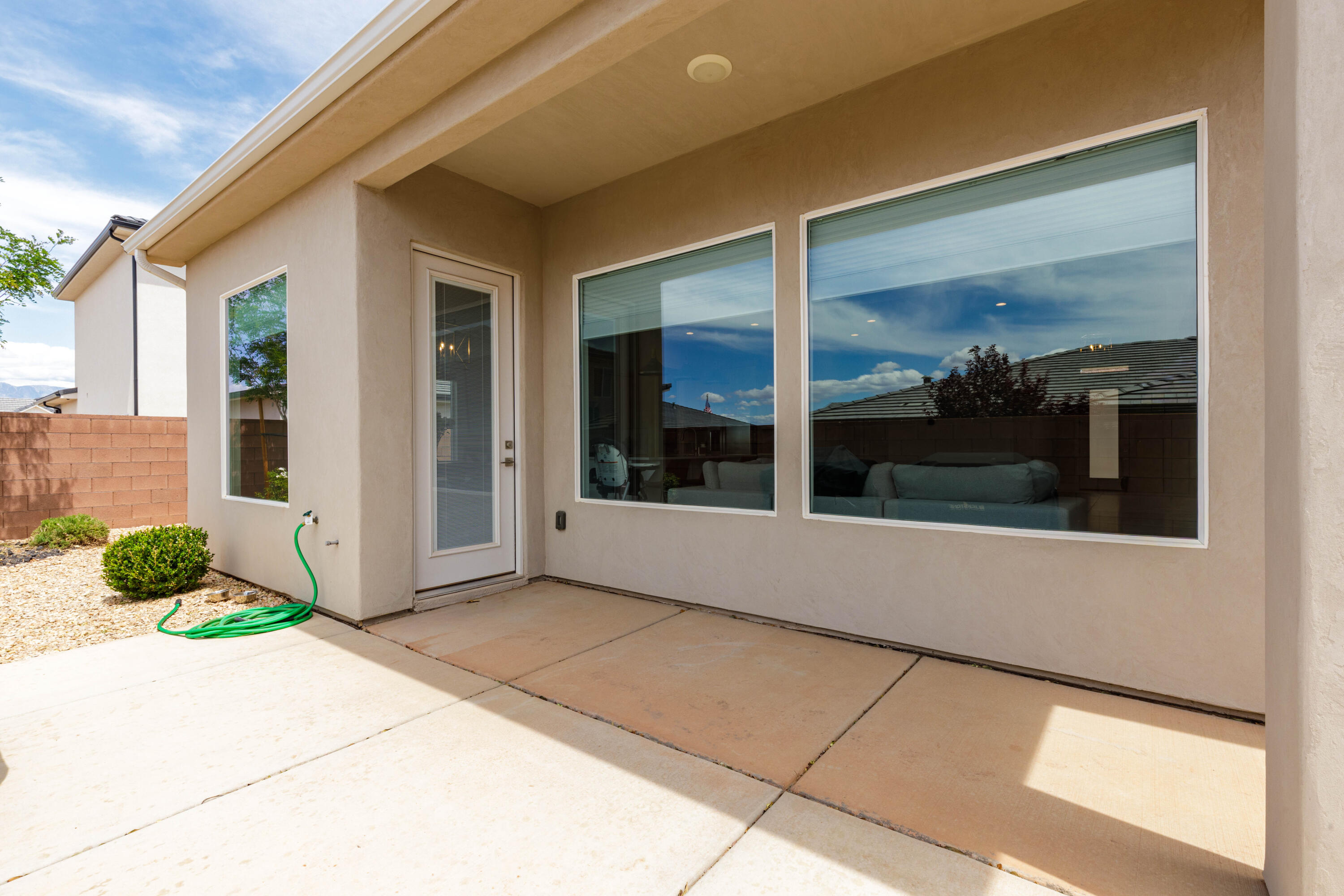 WARNER GATEWAY - Residential