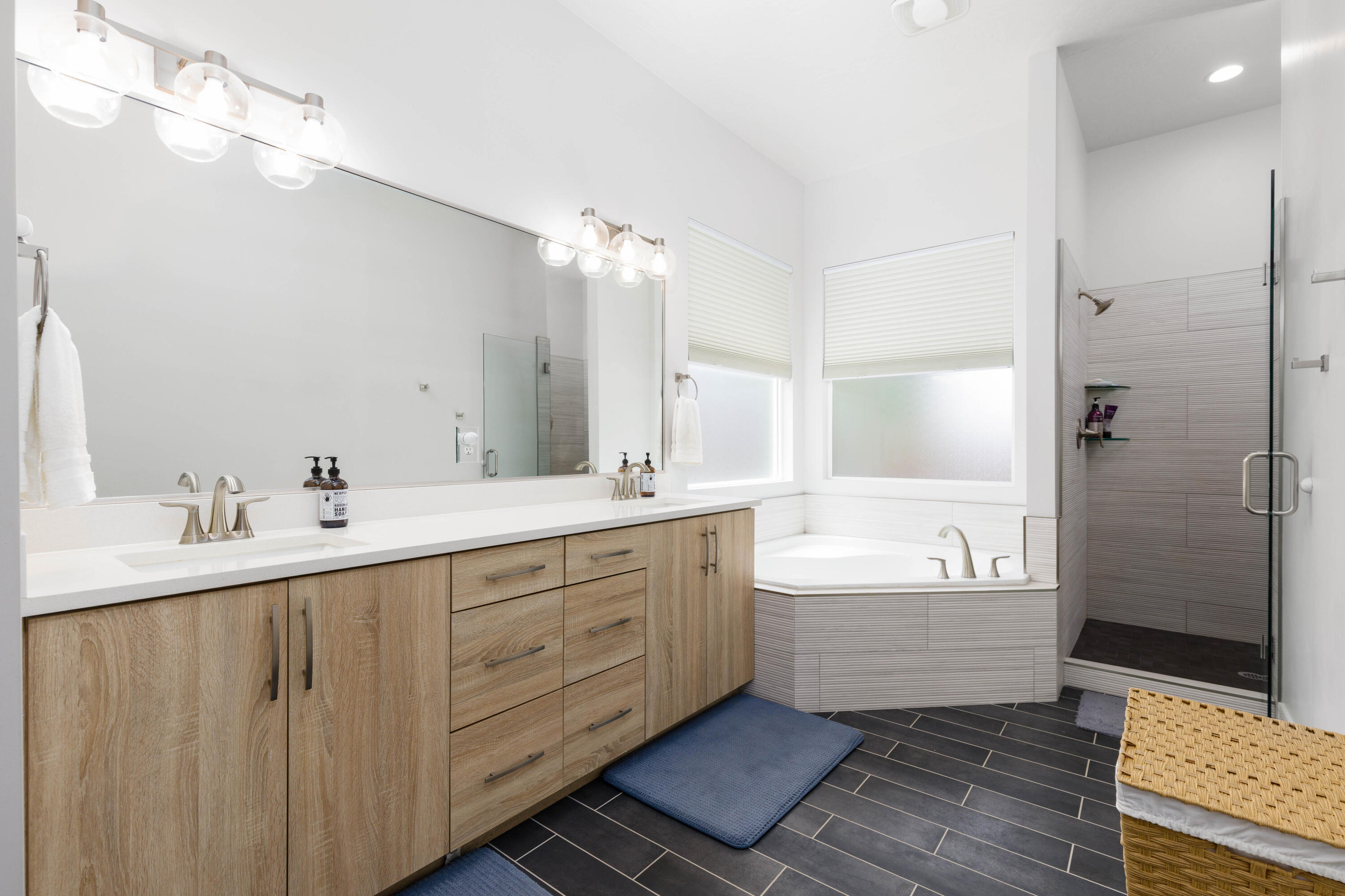 WARNER GATEWAY - Residential