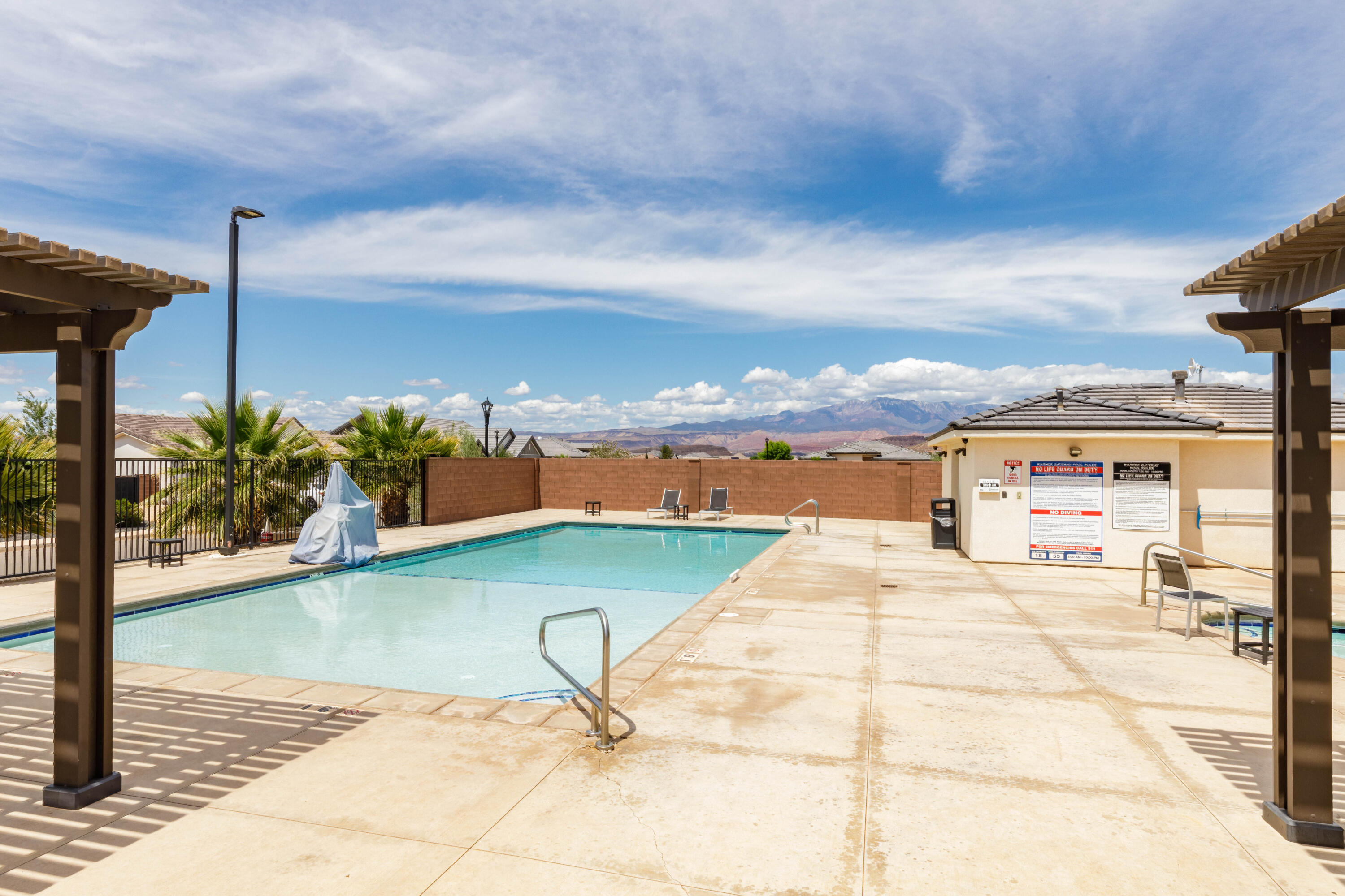 WARNER GATEWAY - Residential