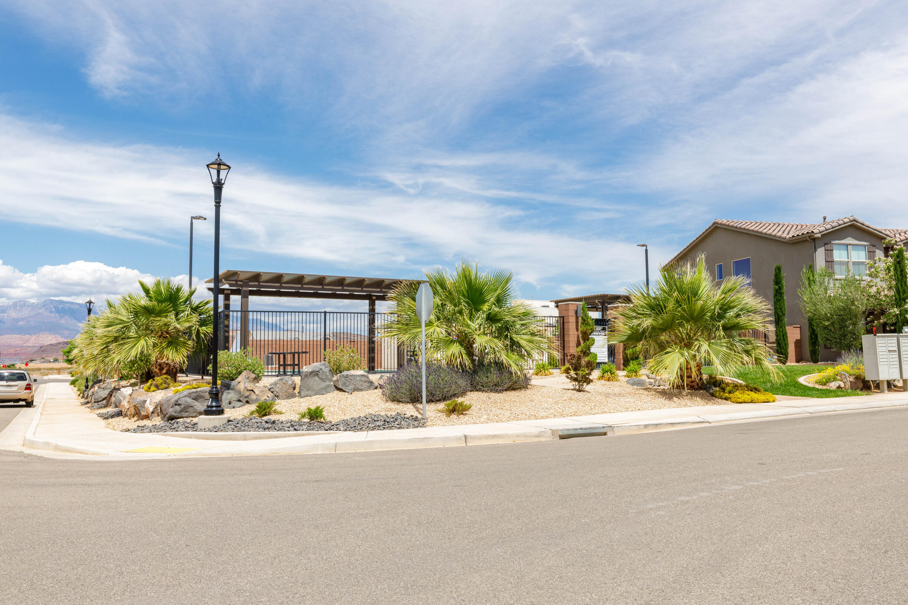WARNER GATEWAY - Residential