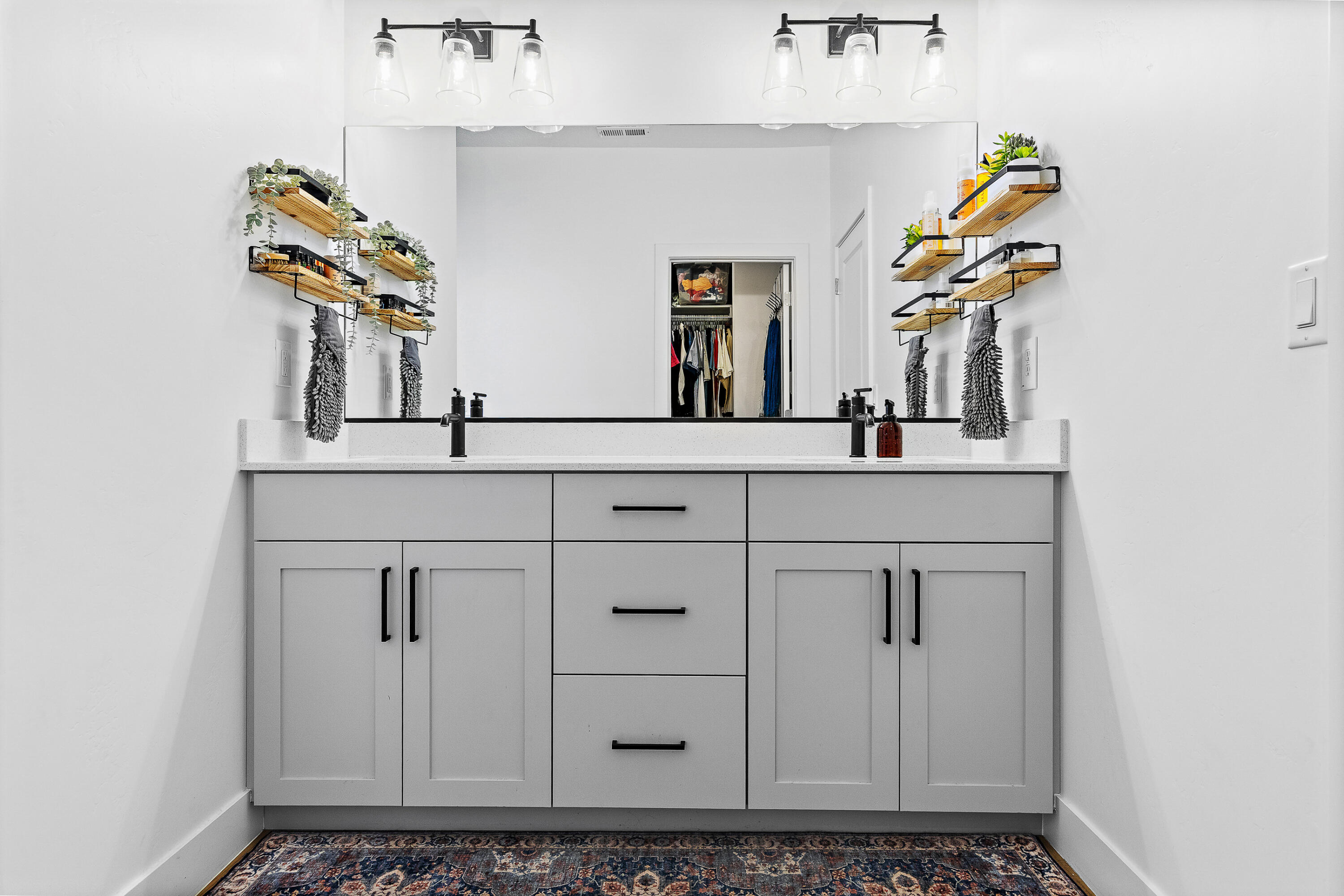 WOODLAND ESTATES TOWNHOMES - Residential