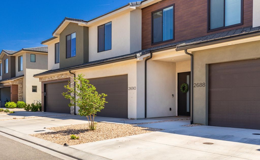 Photo of 2690 RAIN TREE ST, Saint George, UT 84790 (MLS # 26-271456)