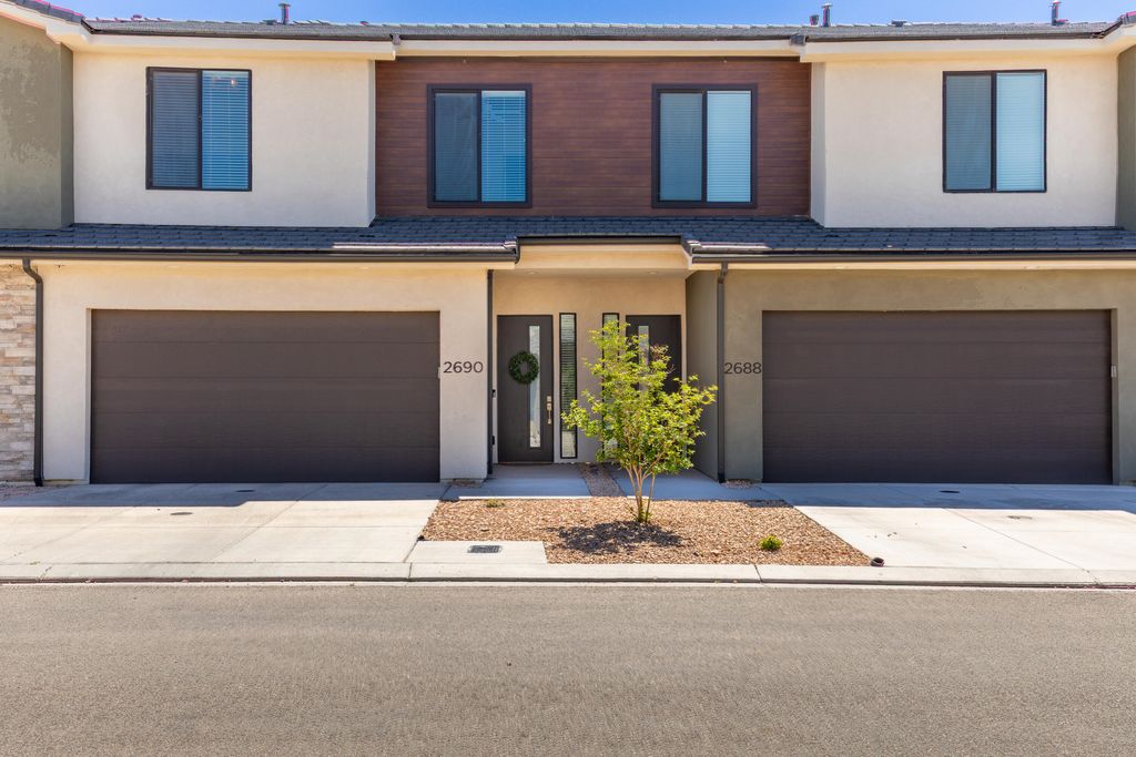 Photo of 2690 RAIN TREE ST, Saint George, UT 84790 (MLS # 26-271456)